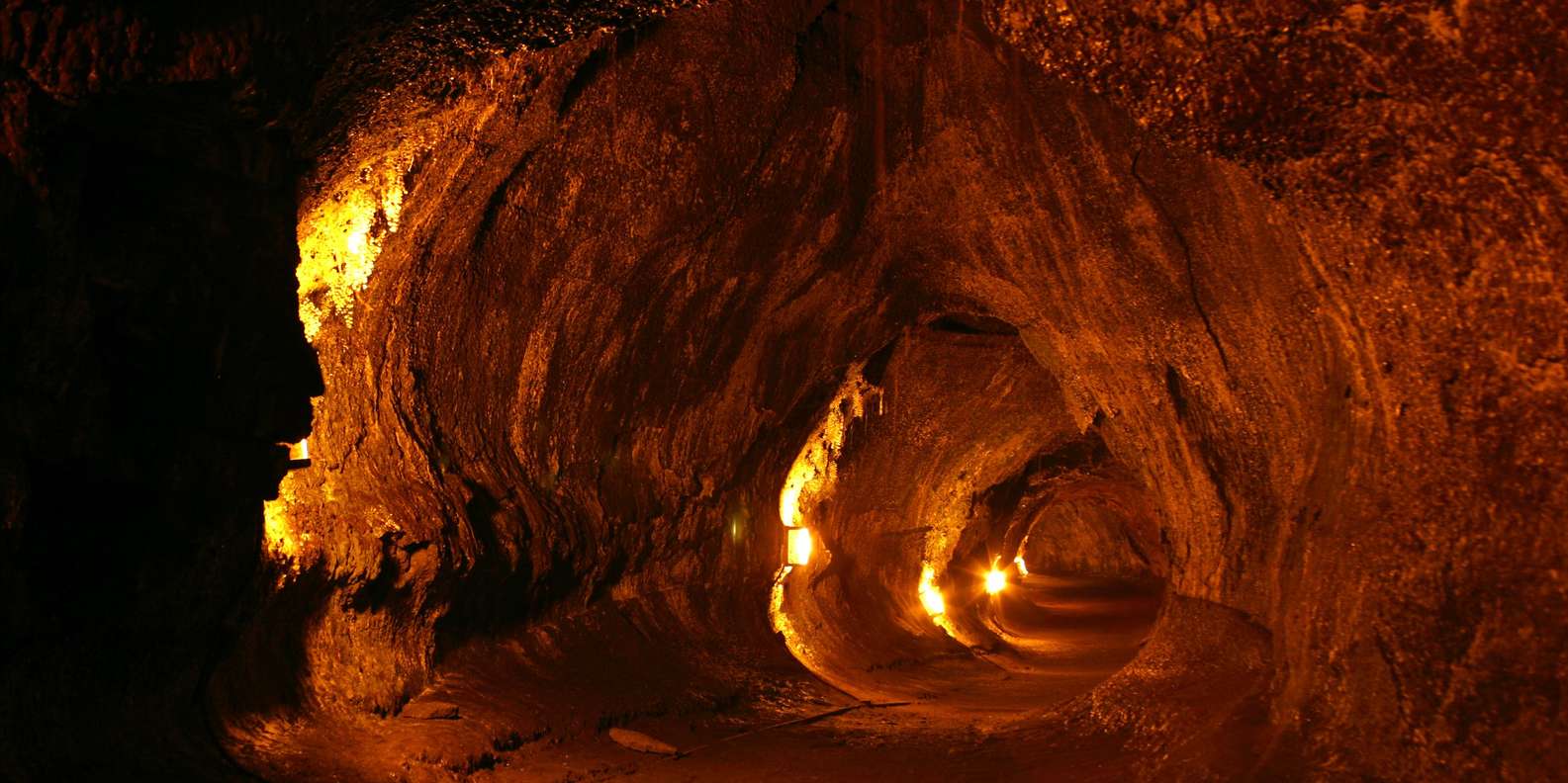 Hilo Volcano and Black Sand Beach Tour | Big Island of Hawaii Tours ...