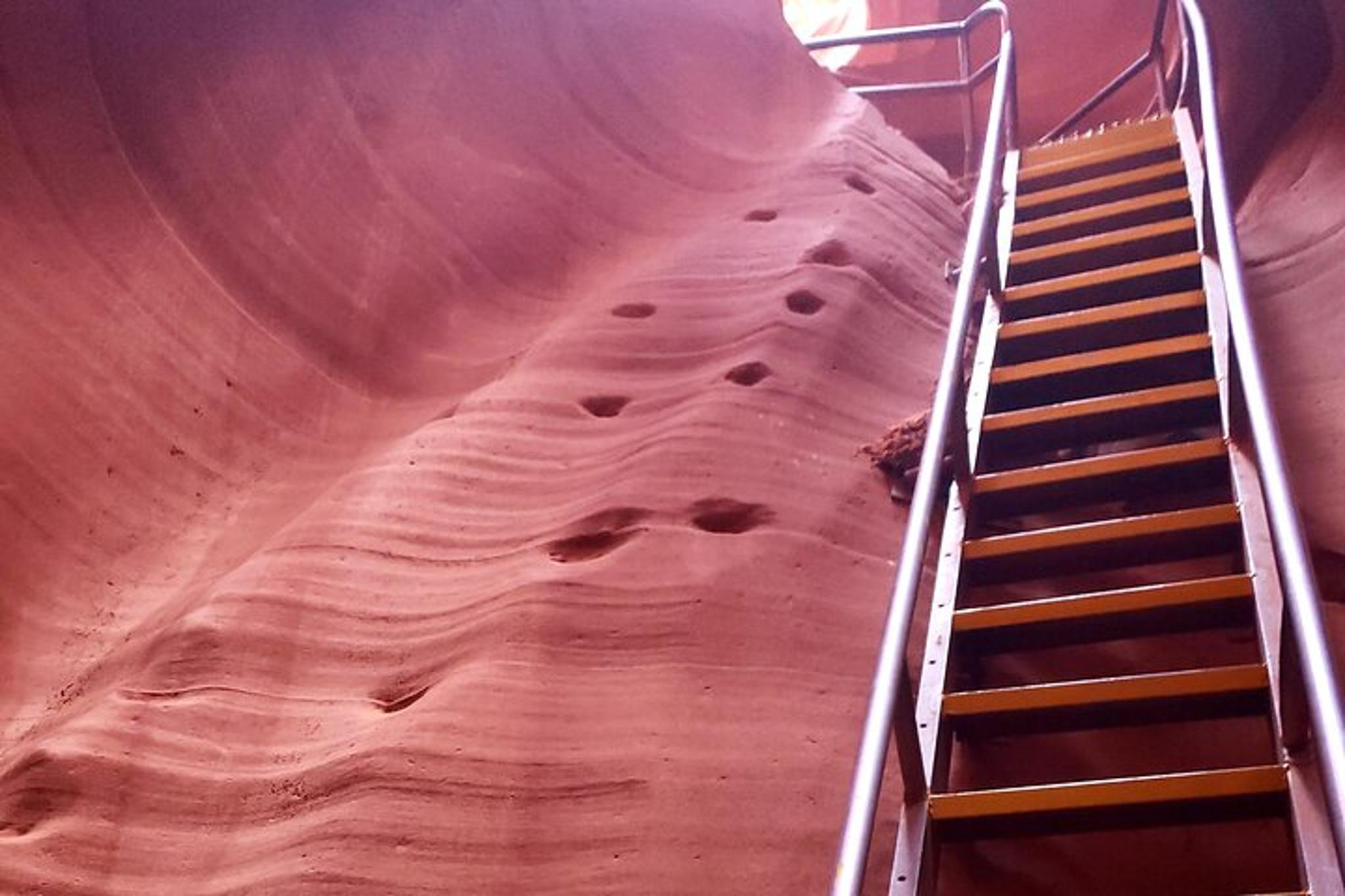 Flagstaff Lower Antelope Canyon and Horseshoe Bend Tour - Image 3