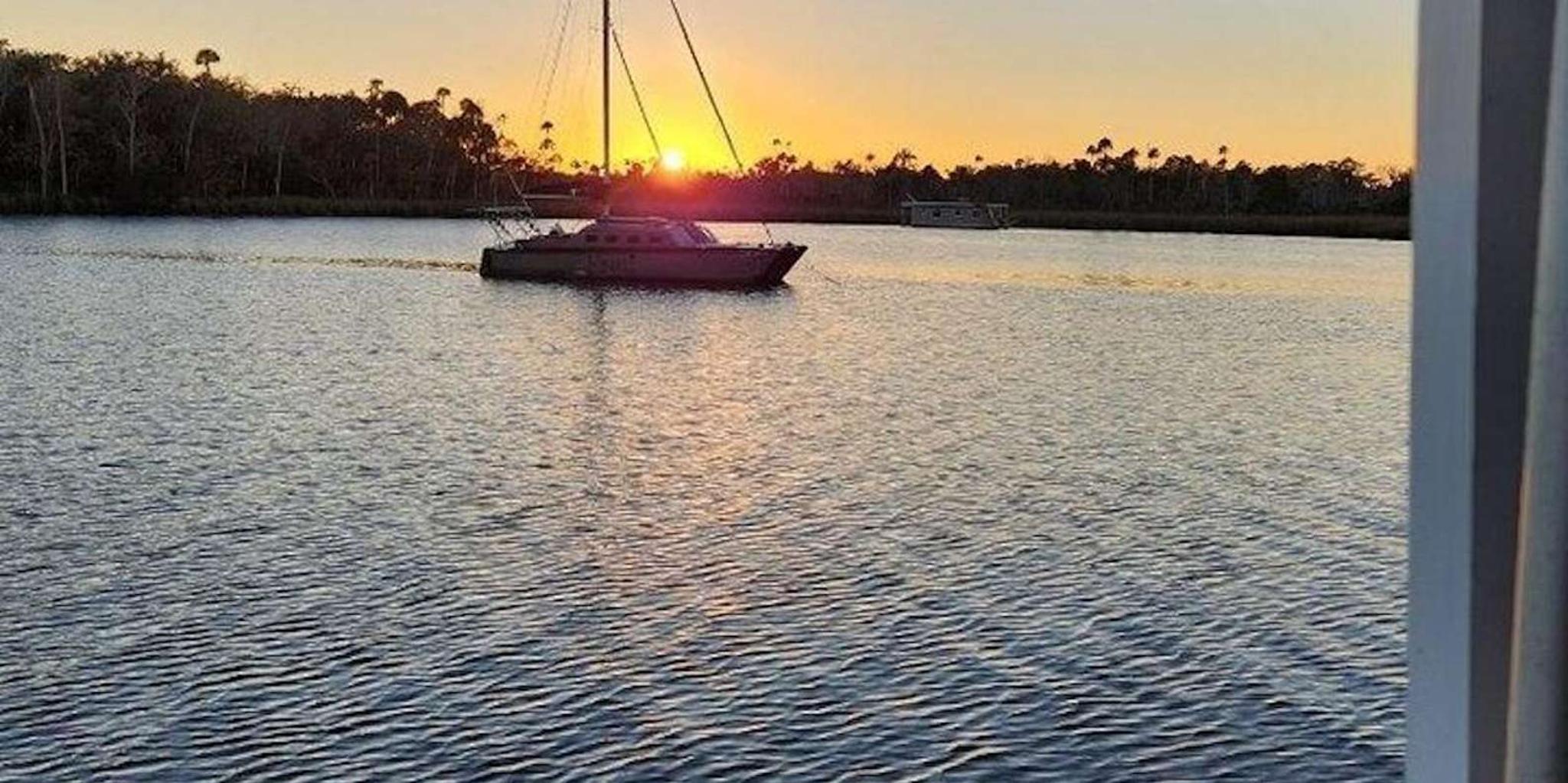 Crystal River Sunset Cruise in Kings Bay