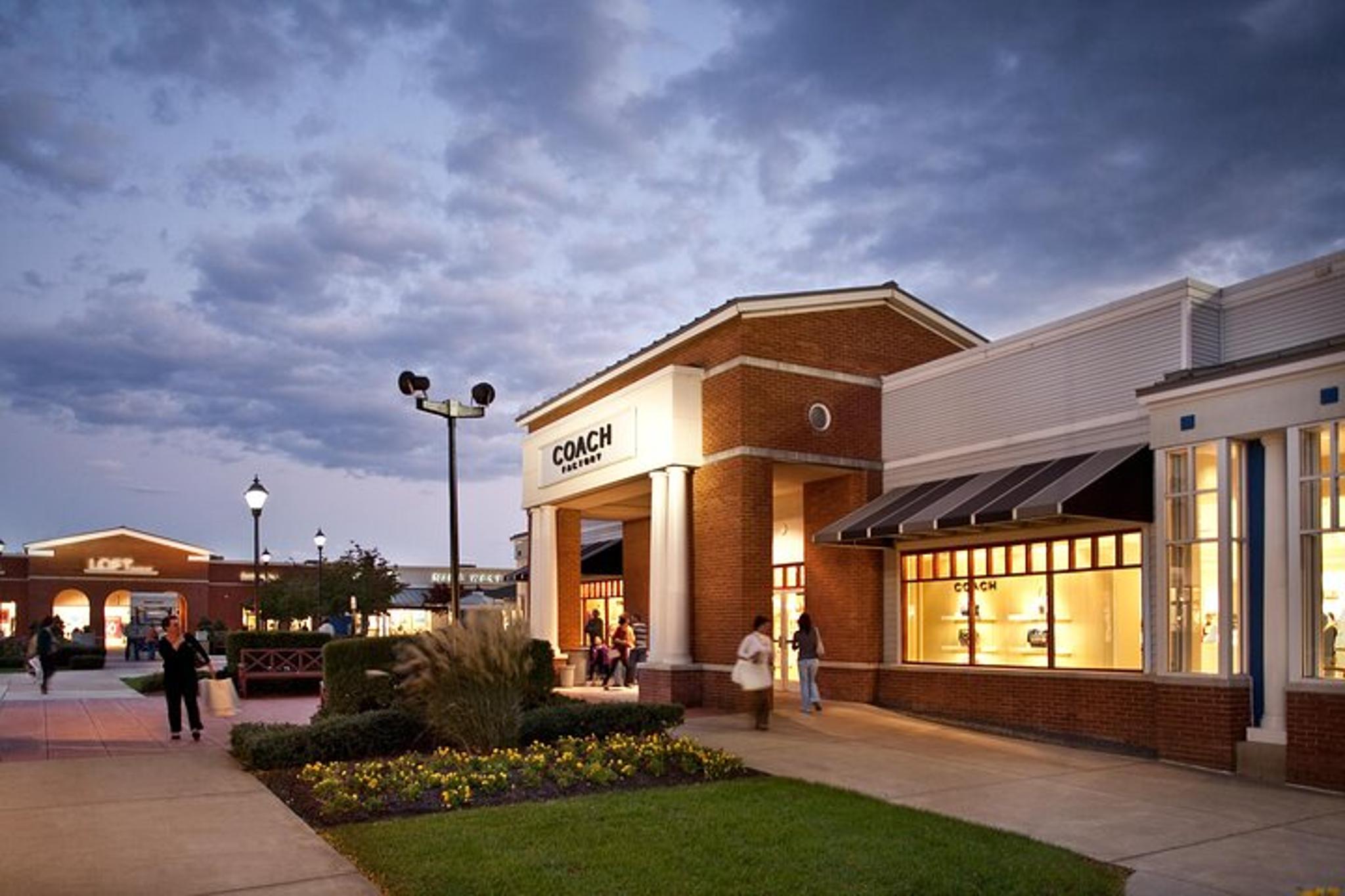 Washington Shopping Tour to Leesburg Outlets - Image 6