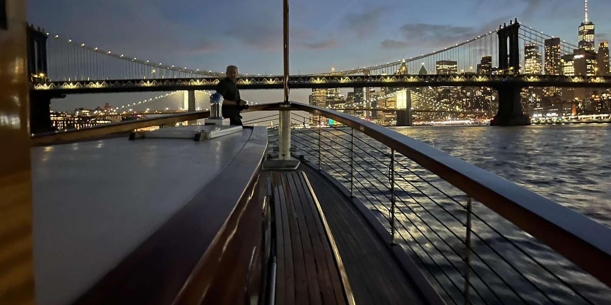 New York City Yacht Cruise with Drink - Image 2