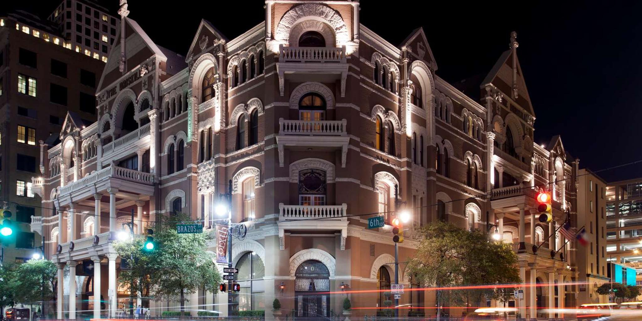 Austin Haunted Pub Crawl Walking Tour 2 hr - Image 6