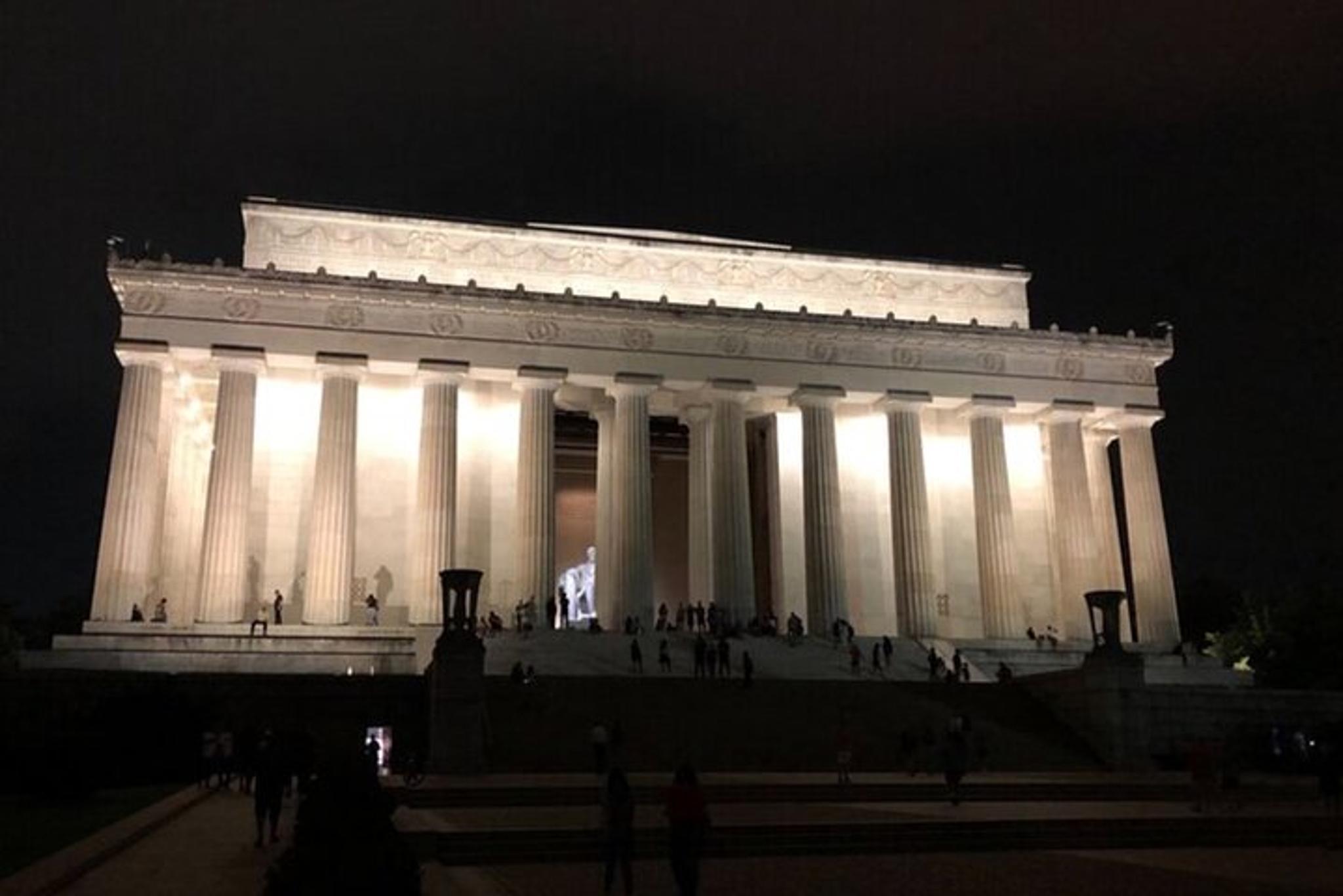 Washington DC Night Tour - Image 6