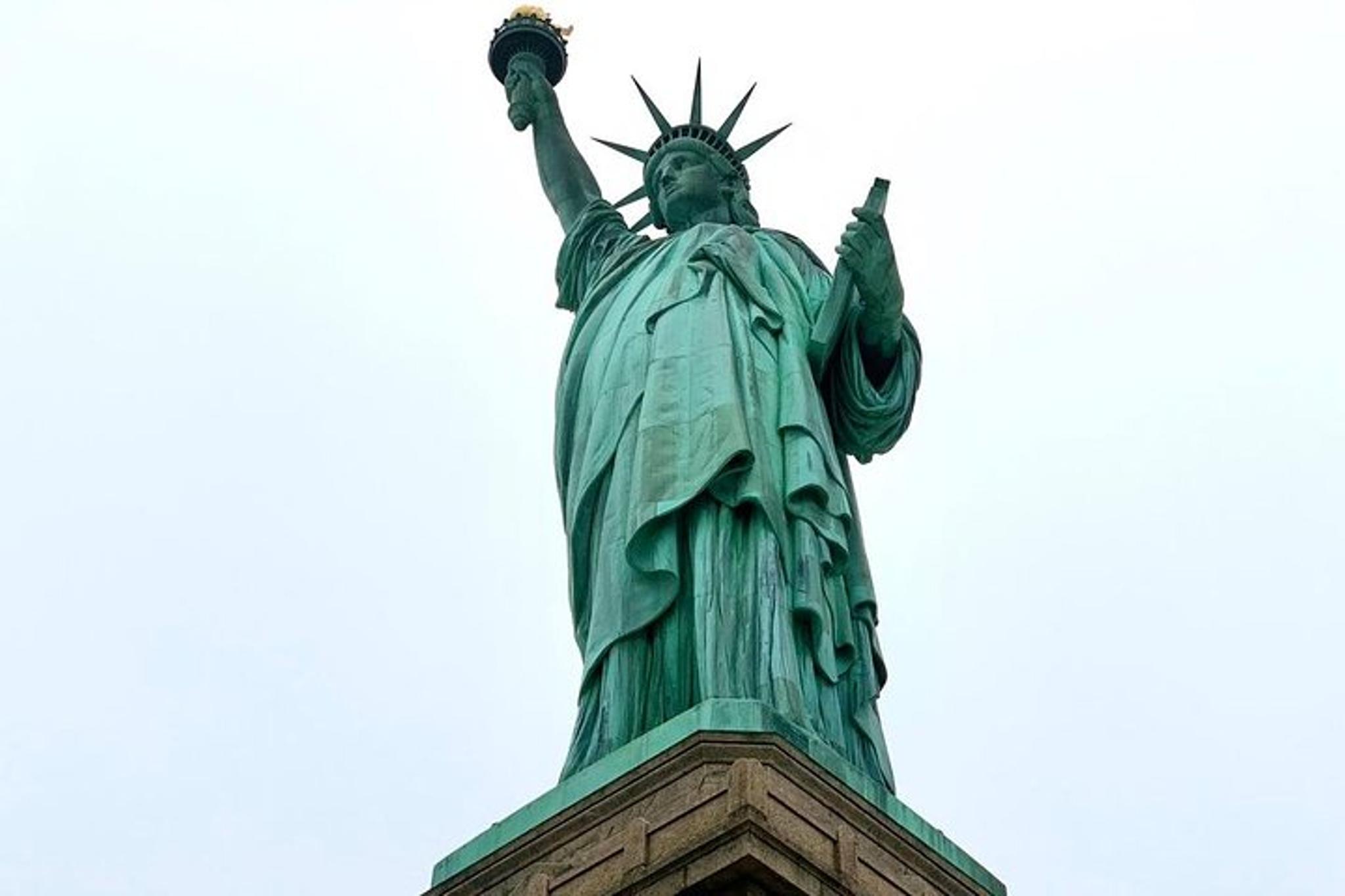 New York Statue of Liberty & Ellis Island Guided Tour - Image 4