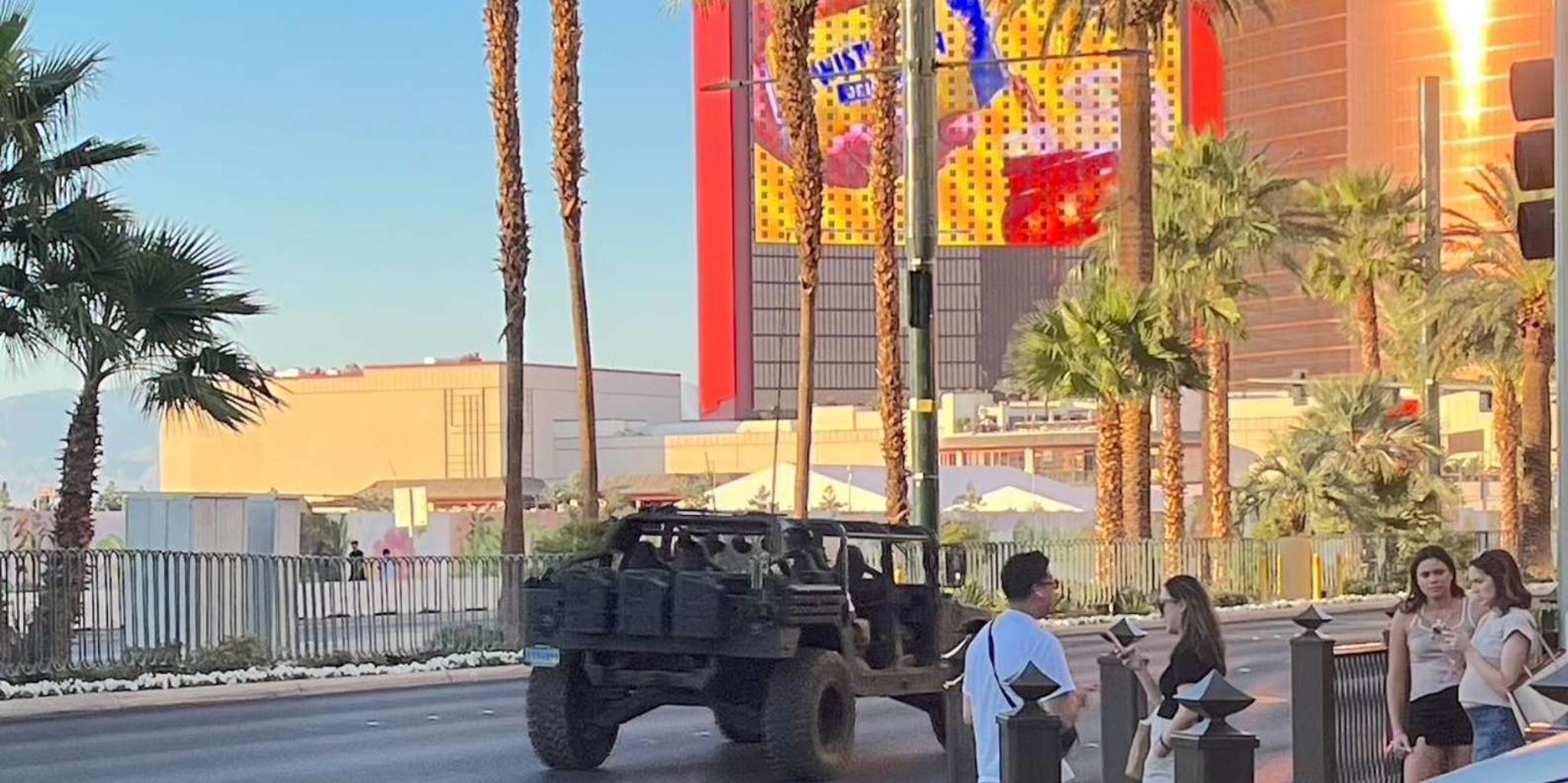 Las Vegas Hummer Desert Landmarks Tour