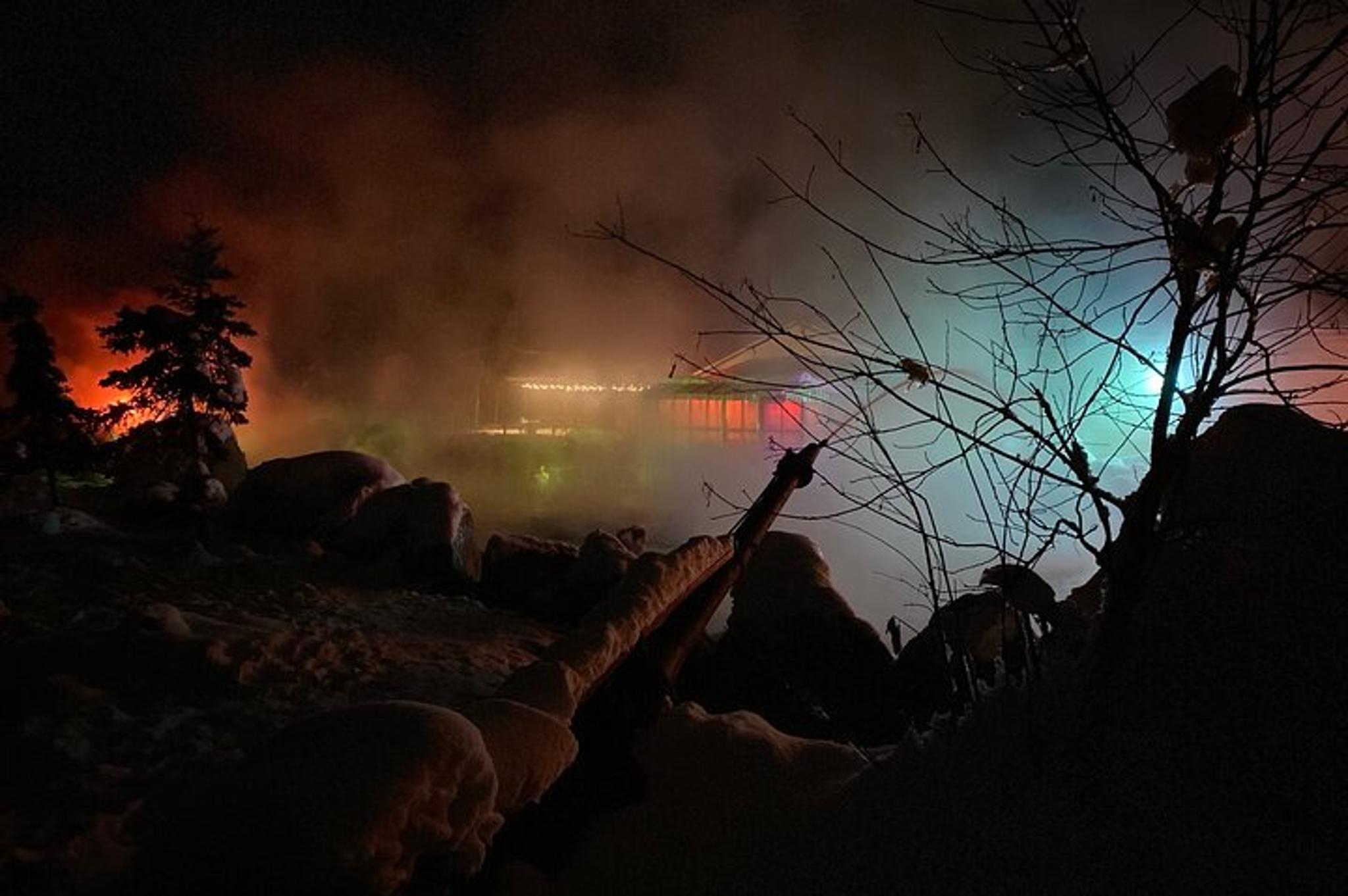 Fairbanks Northern Lights Tour at Chena Hot Springs - Image 2