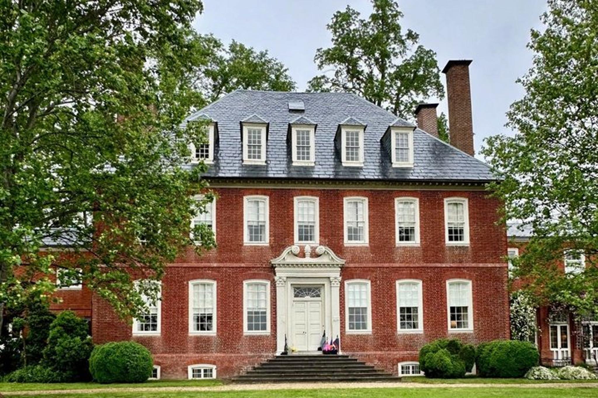 Williamsburg Plantation Tour to Berkeley, Westover & Sherwood