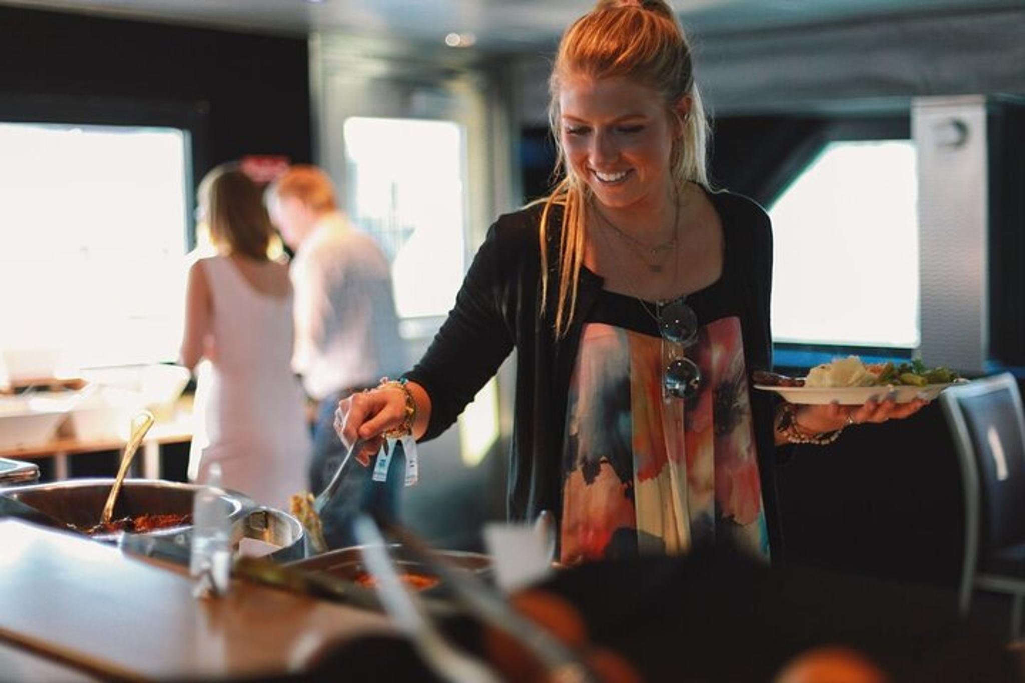 Chicago Fireworks Dinner Cruise - Image 3