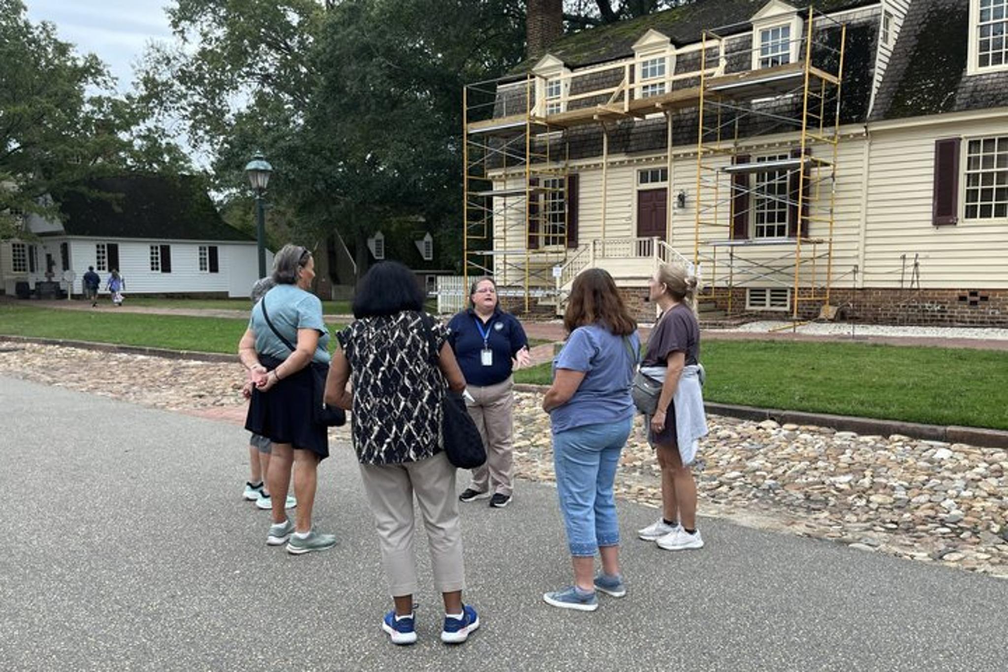 Williamsburg Walking Tour of Colonial Restoration - Image 4
