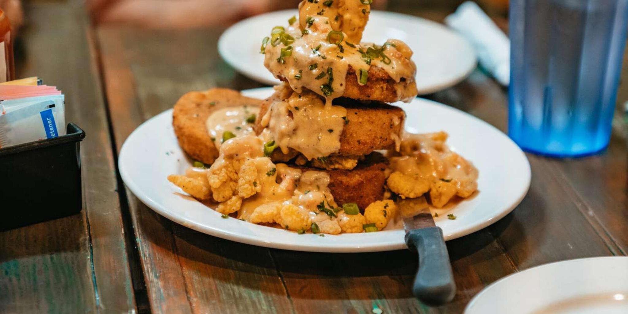 New Orleans Garden District Food and History Tour - Image 4