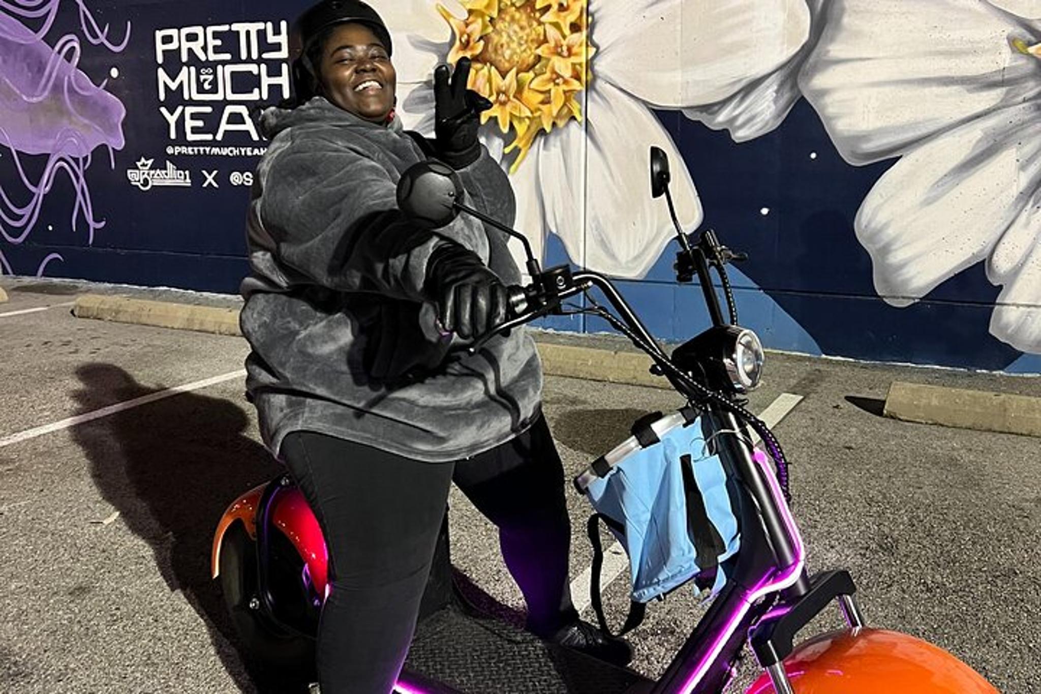 Dallas Night Sightseeing E-Scooter Tour 2 hr - Image 4