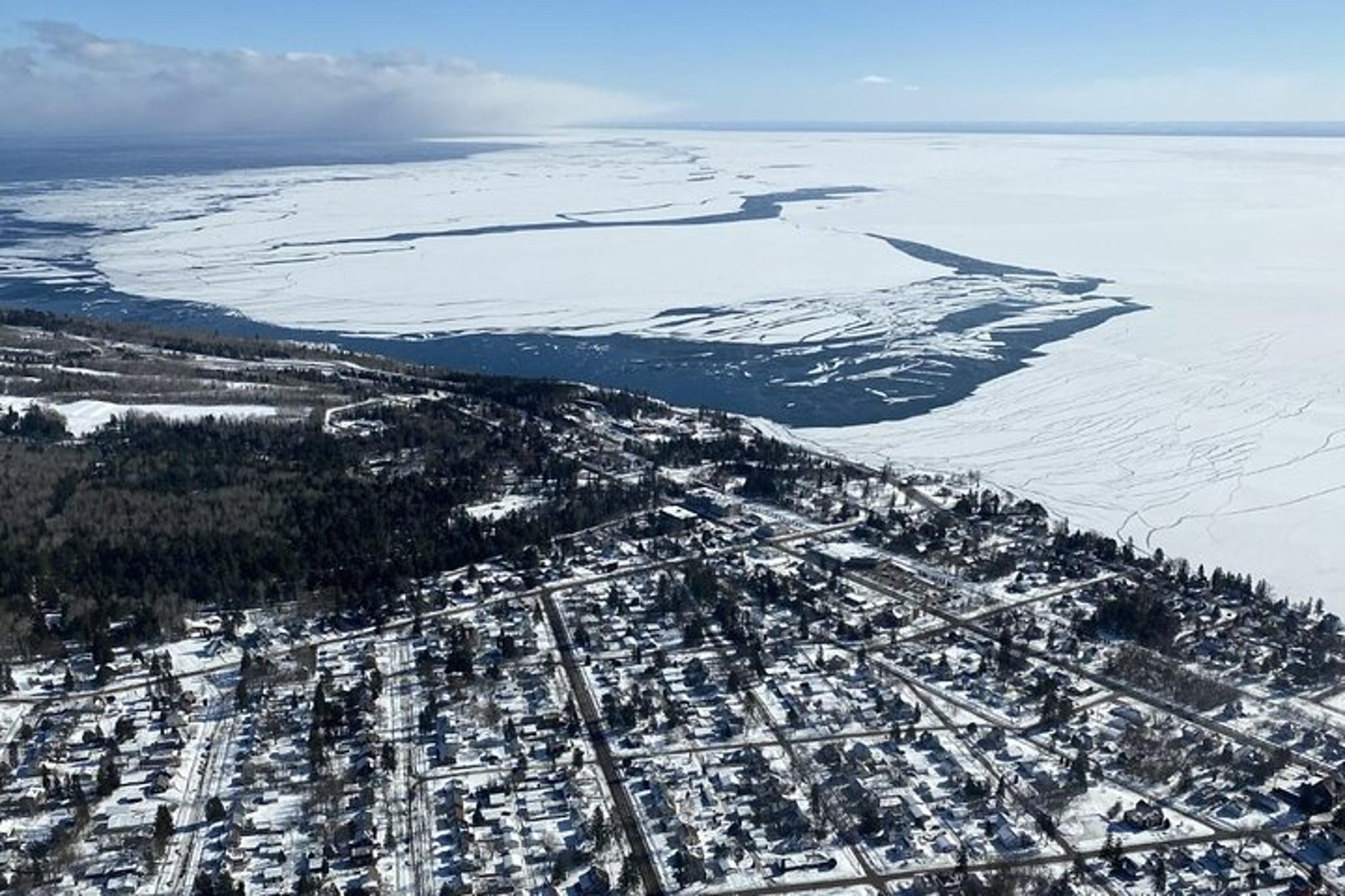Duluth Helicopter Tour Over Lake Superior - Image 4