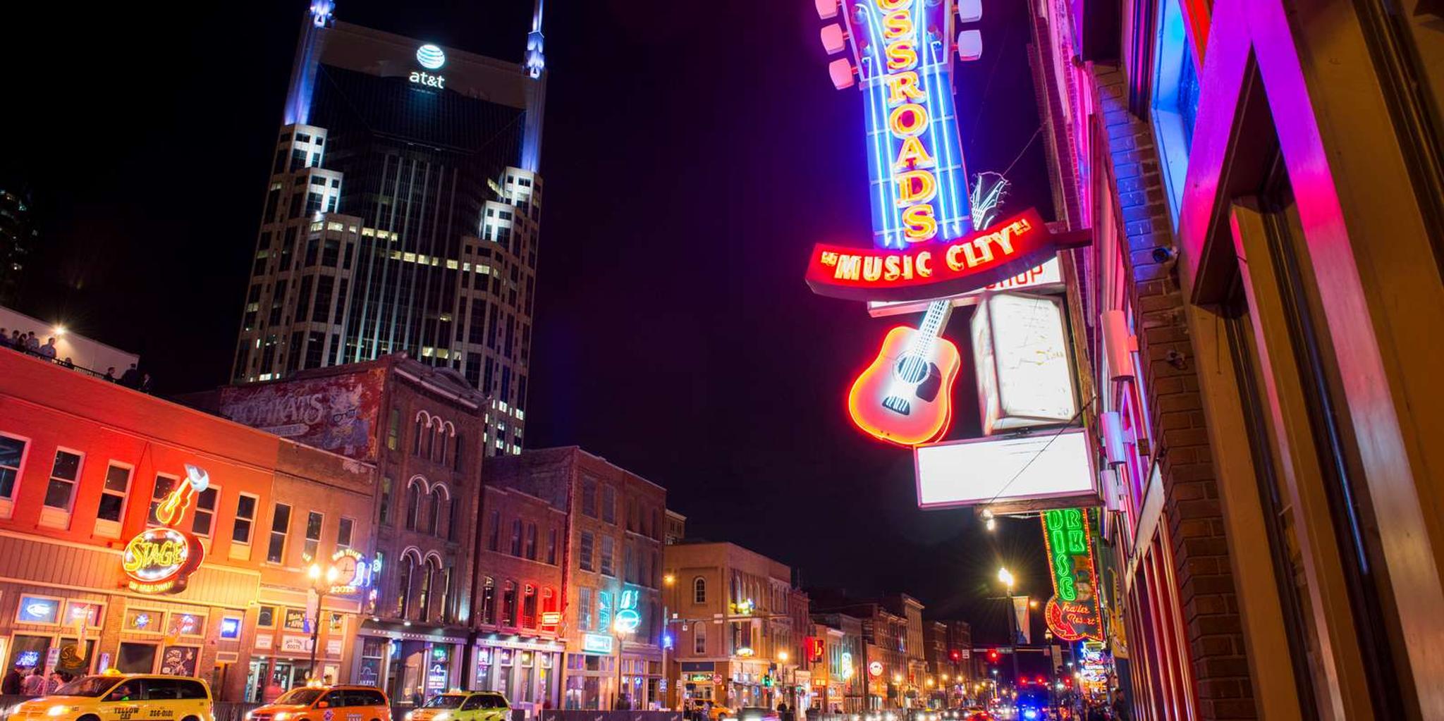 Nashville Music History and Moonshine Pub Crawl - Image 4