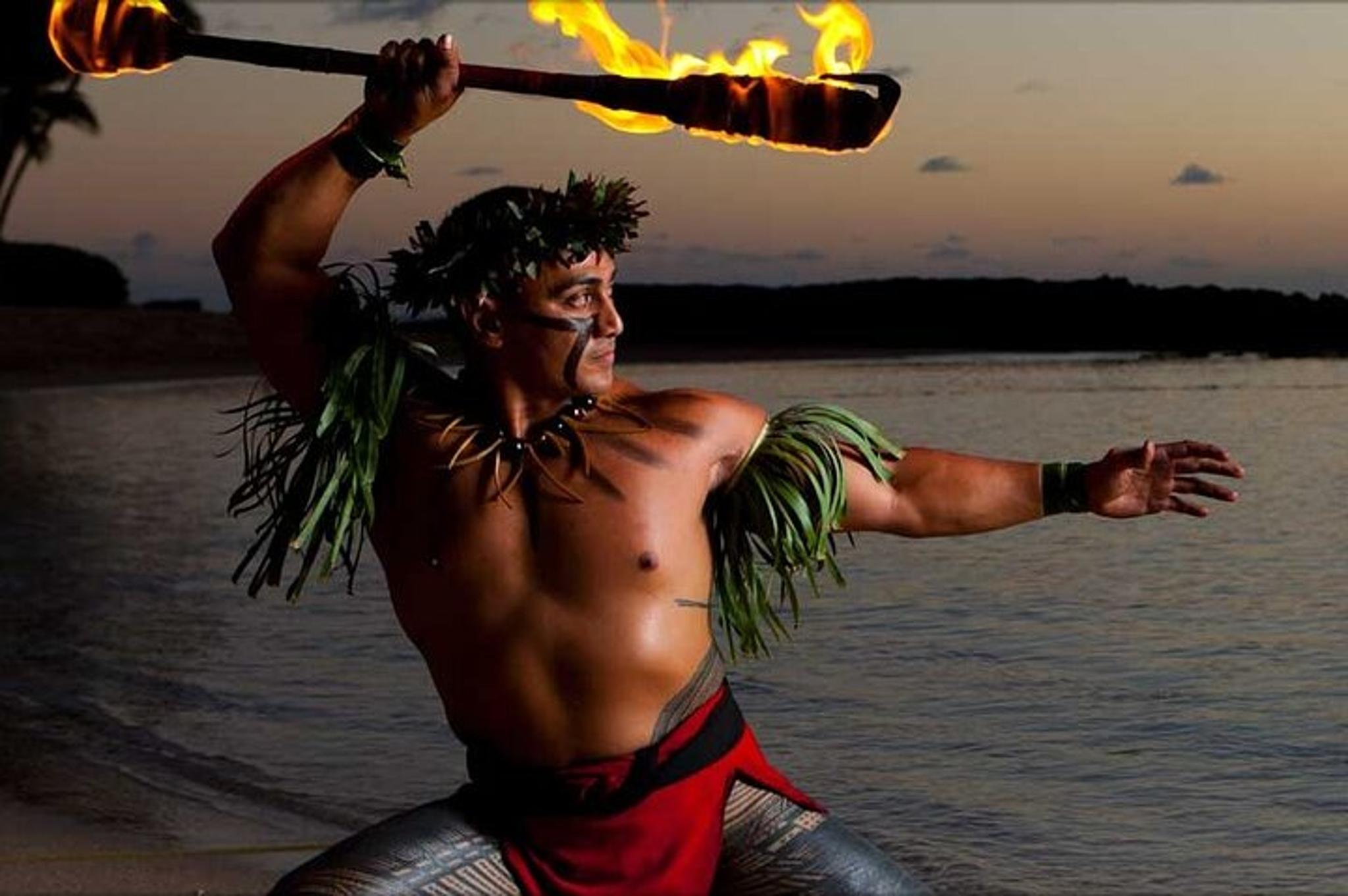 Honolulu Luau at Paradise Cove 4 hr