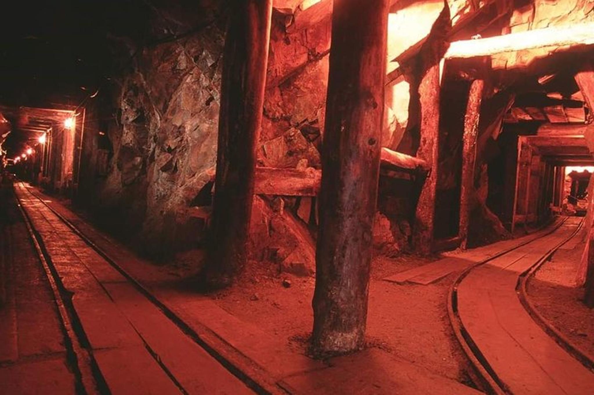 Breckenridge Gold Mine Tour with Gold Panning - Image 3