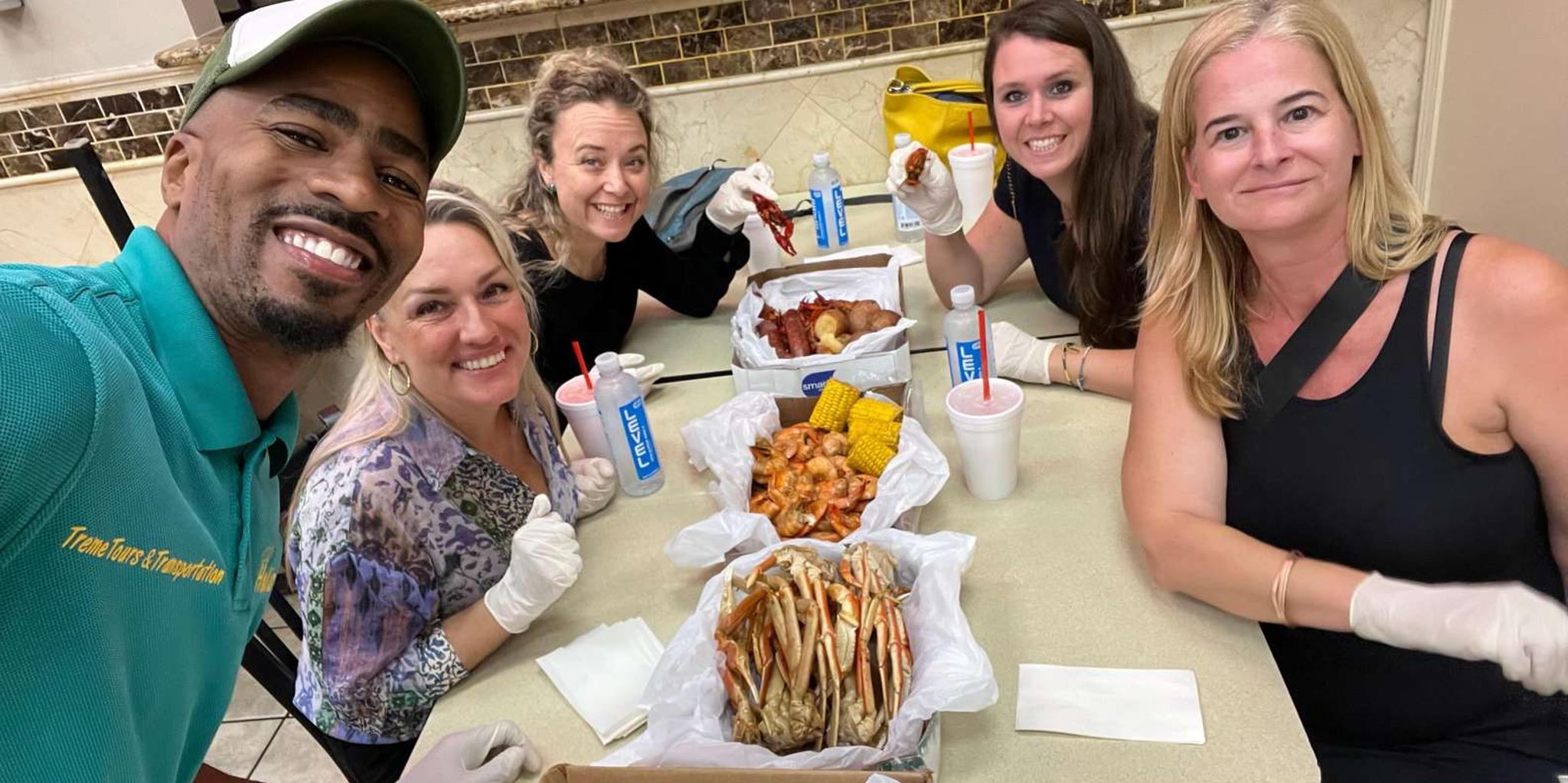 New Orleans Seafood Bar Crawl - Image 6