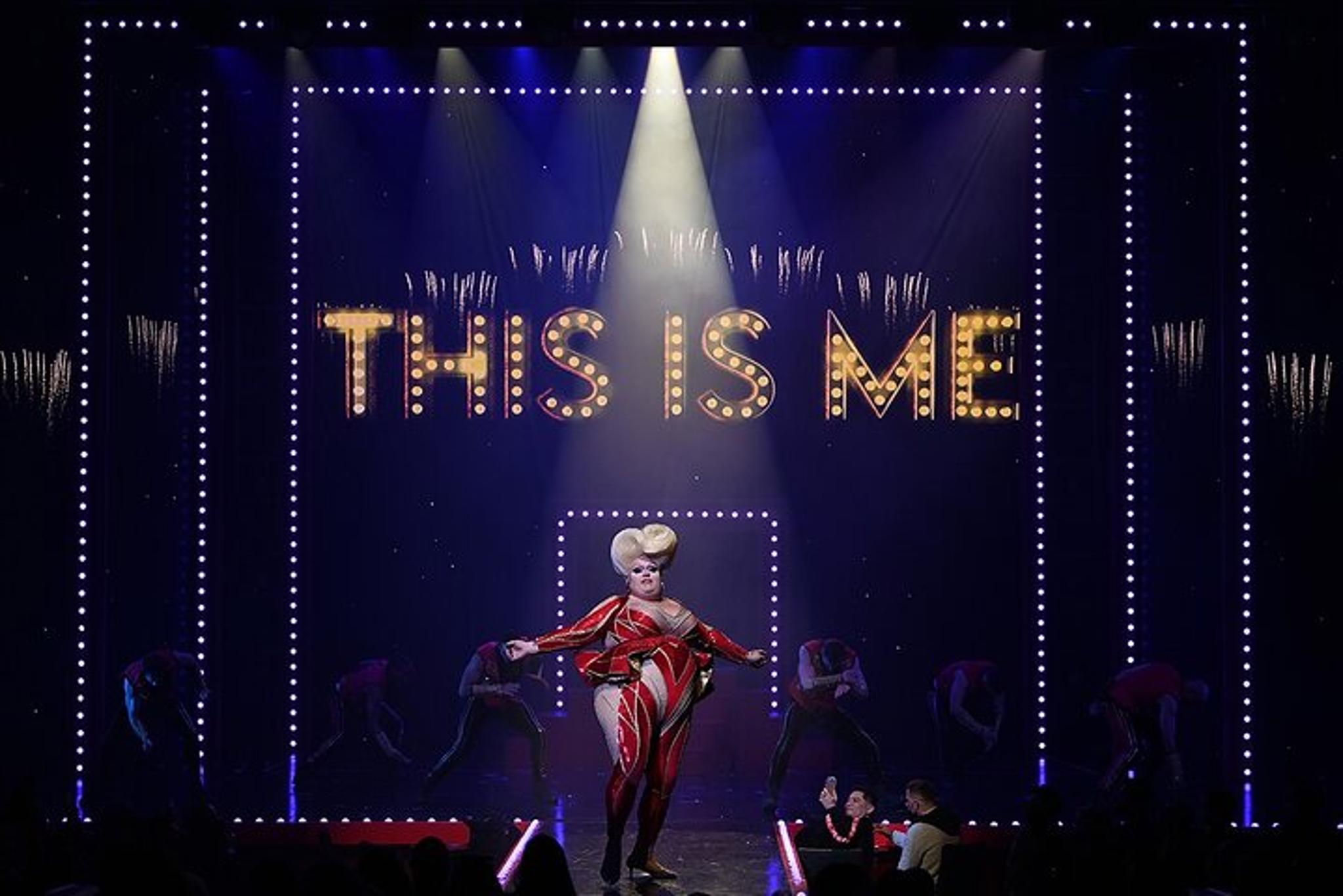 Las Vegas Drag Show at Flamingo - Image 6