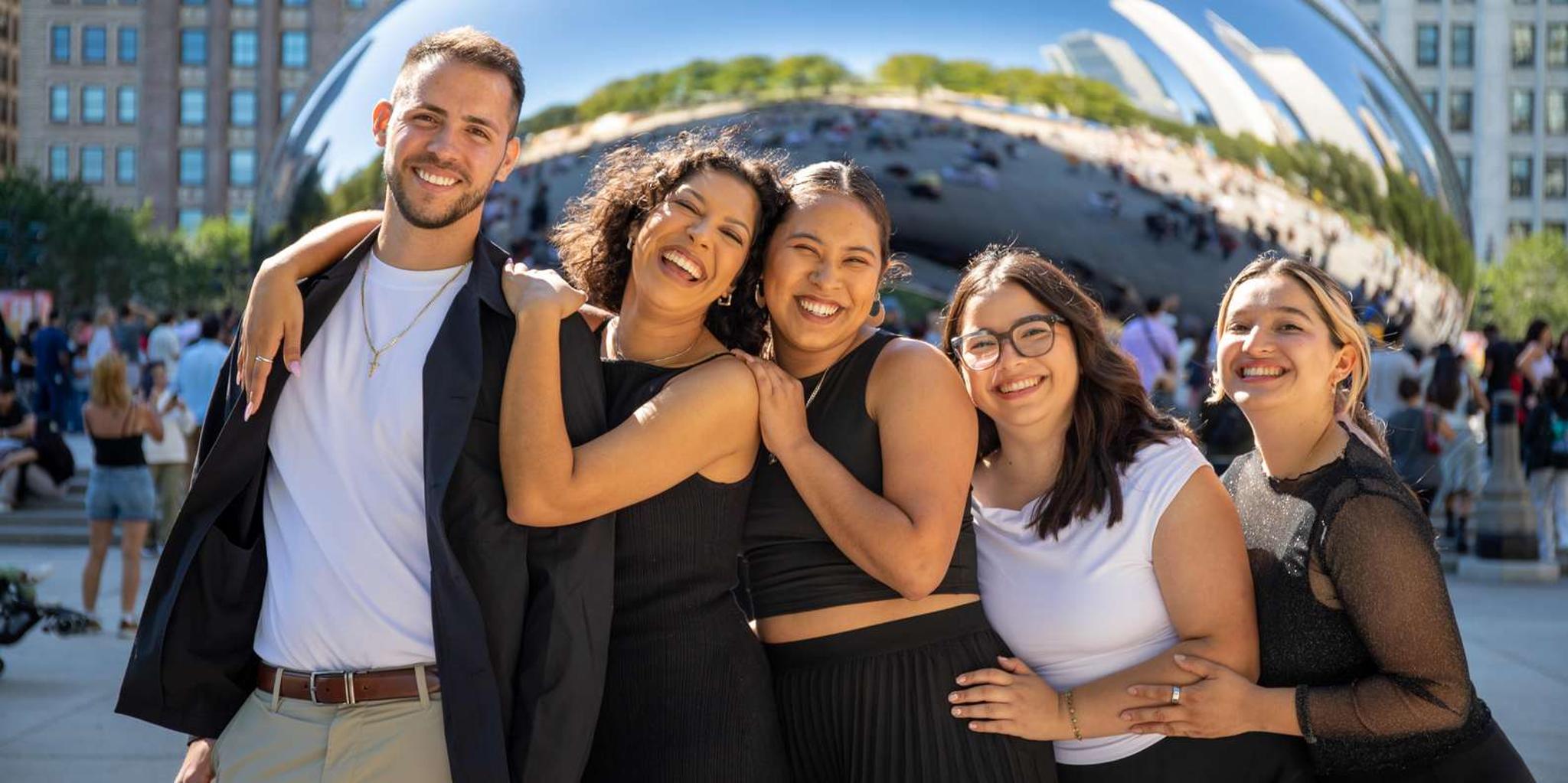 Chicago Photo Shoot at Iconic Landmarks 1 hr - Image 1