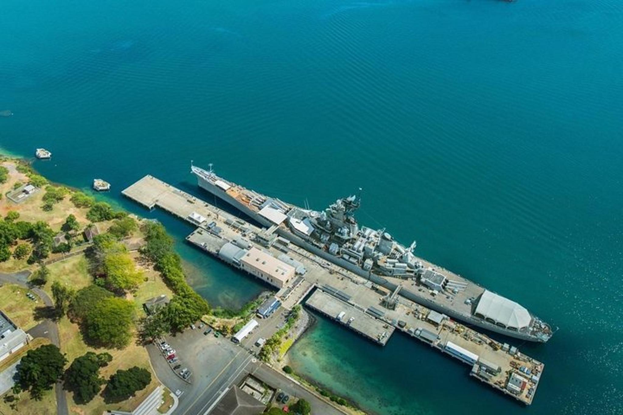 Oahu Pearl Harbor USS Arizona & Battleship Missouri Tour