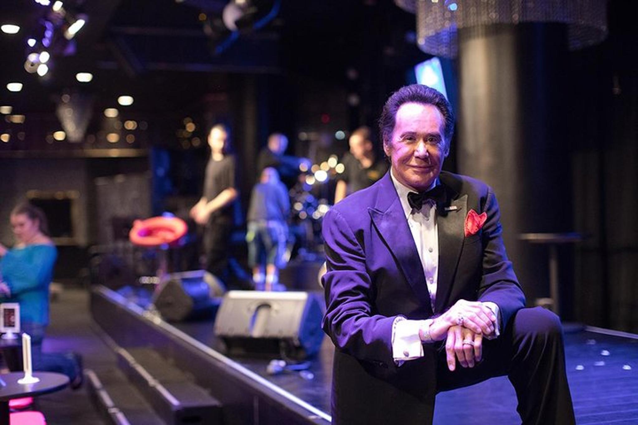 Las Vegas Wayne Newton Show at the Flamingo - Image 2