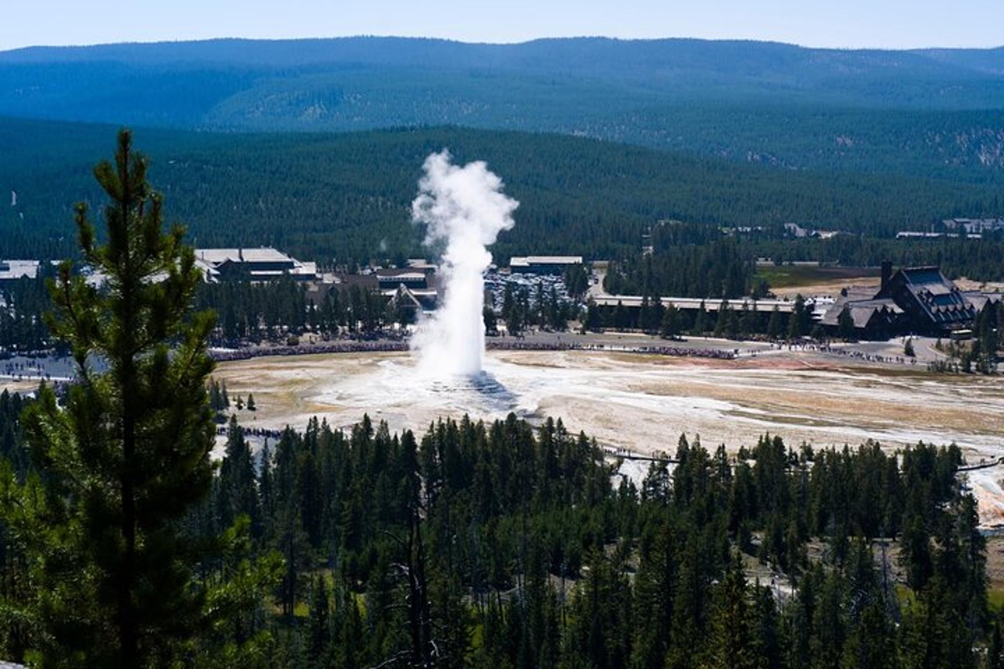 Yellowstone Old Faithful Self-Guided Walking Tour - Image 5