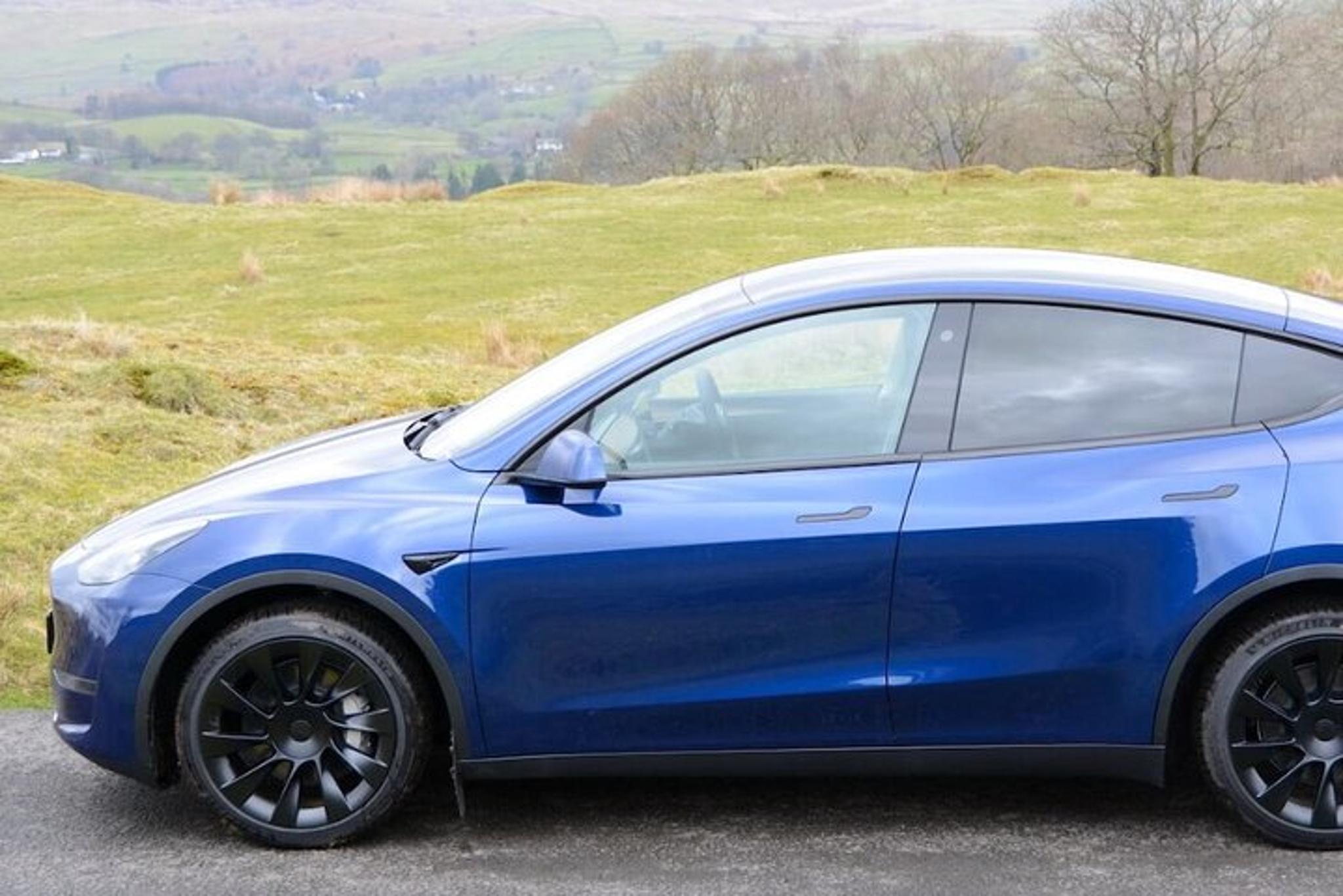 Phoenix Tesla Transfer from Airport to Hotels - Image 3