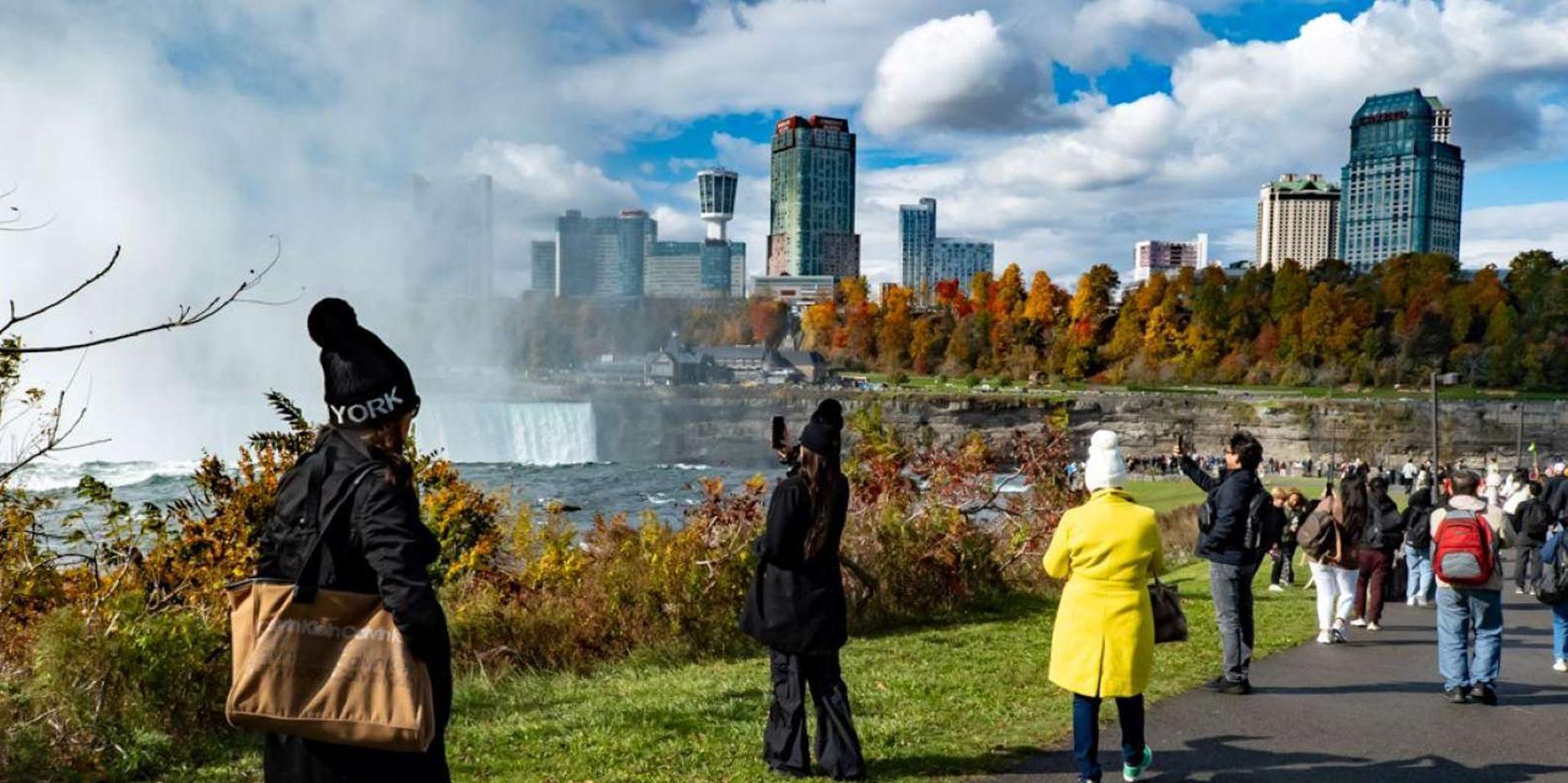 New York City Niagara Falls Tour with Maid of the Mist - Image 5