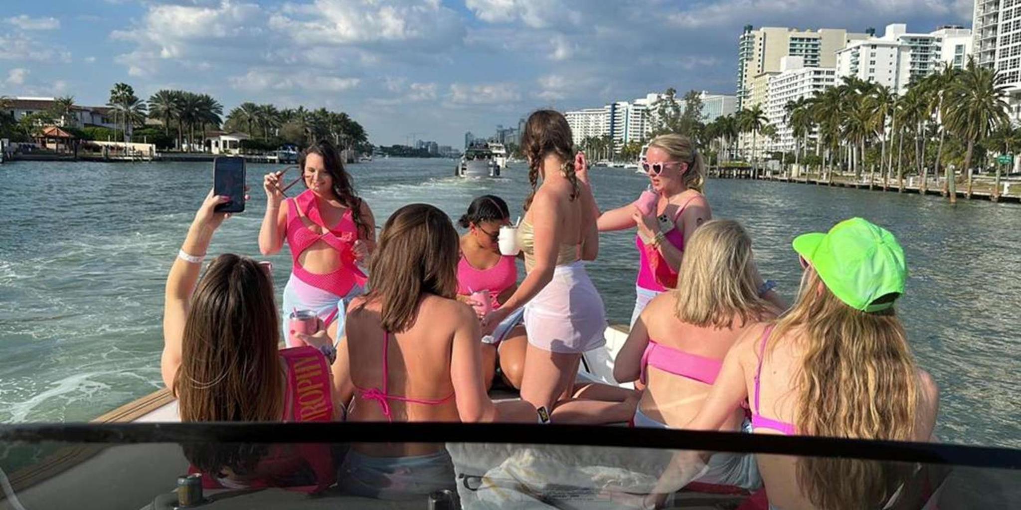 Miami City Cruise with French Guide - Image 3