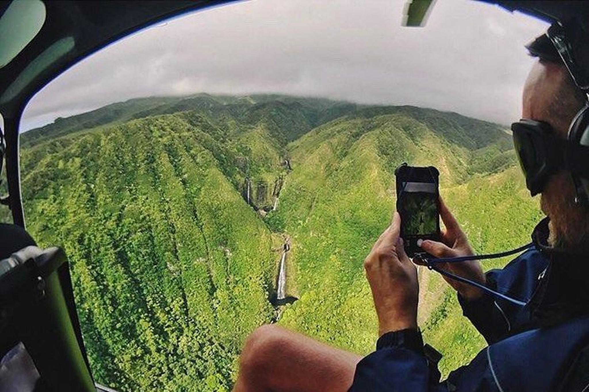 Kahului Doors-Off Helicopter Tour of West Maui and Molokai 45 min - Image 5