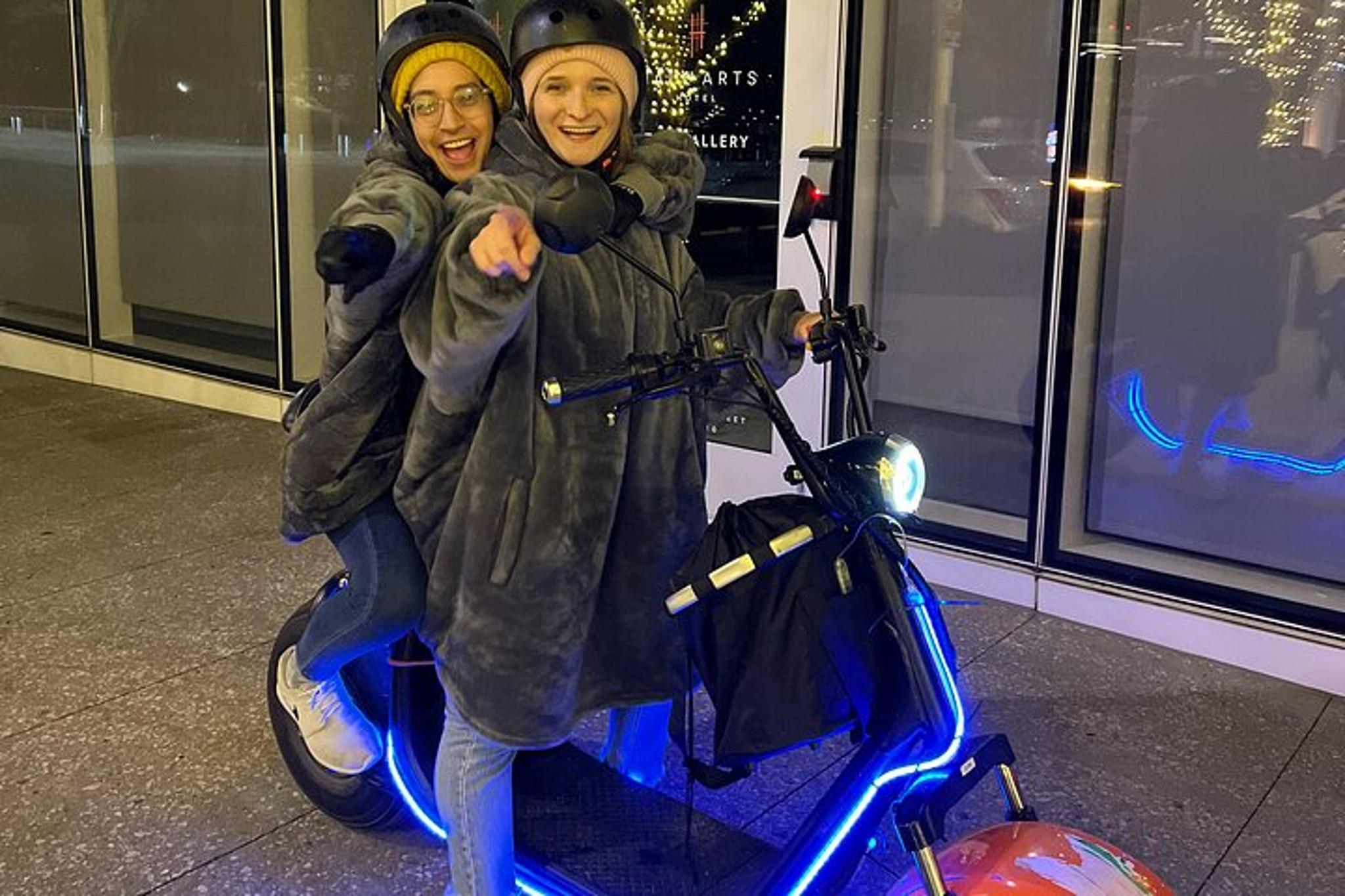 Dallas Night Sightseeing E-Scooter Tour 2 hr - Image 3