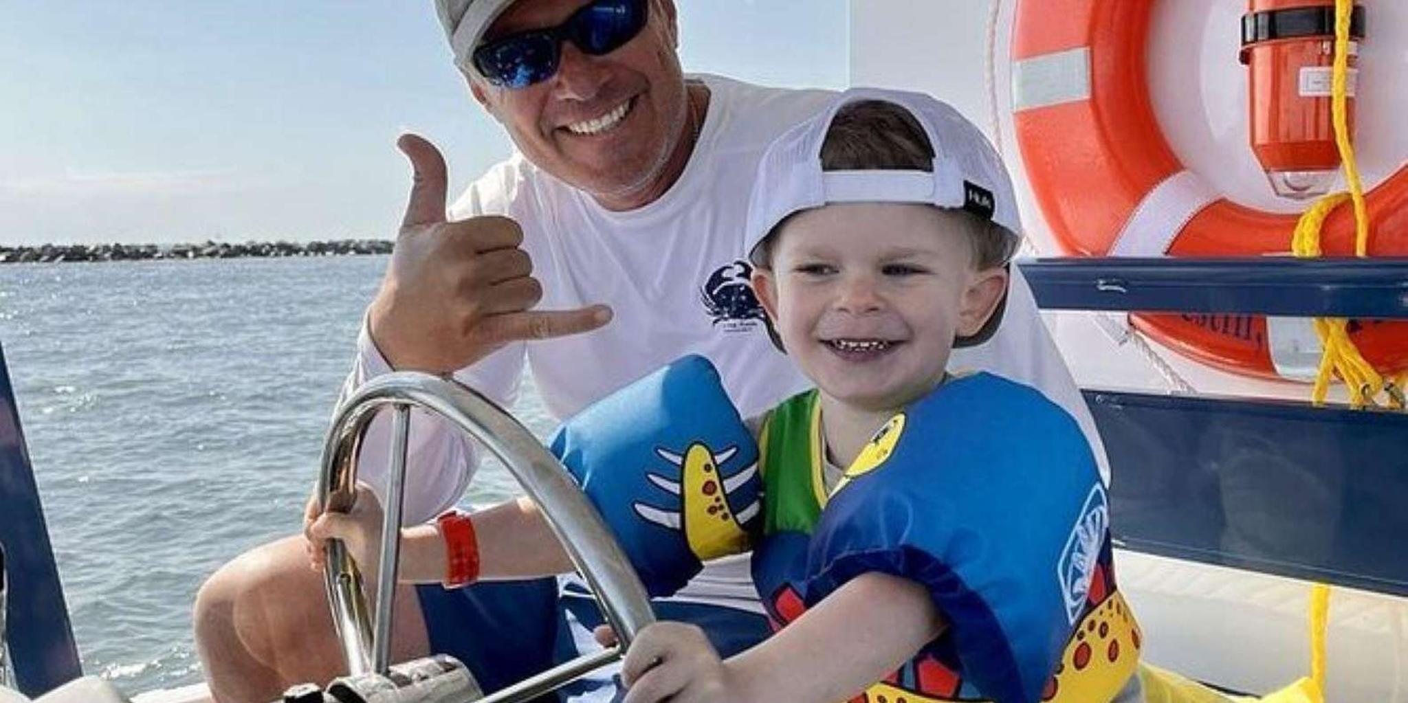 Destin Crab Island Tiki Tour - Image 5