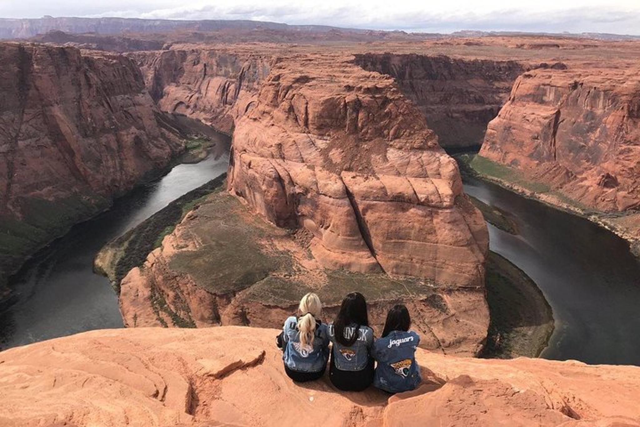 Las Vegas Antelope Canyon and Horseshoe Bend Tour - Image 6