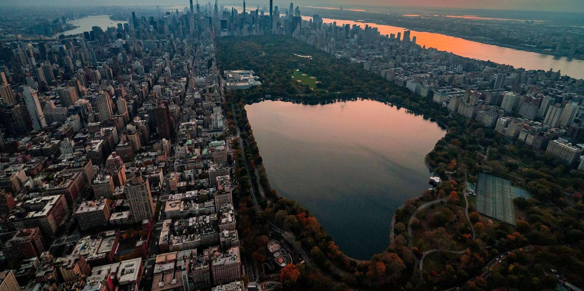 New York City Helicopter Tour with Champagne - Image 4