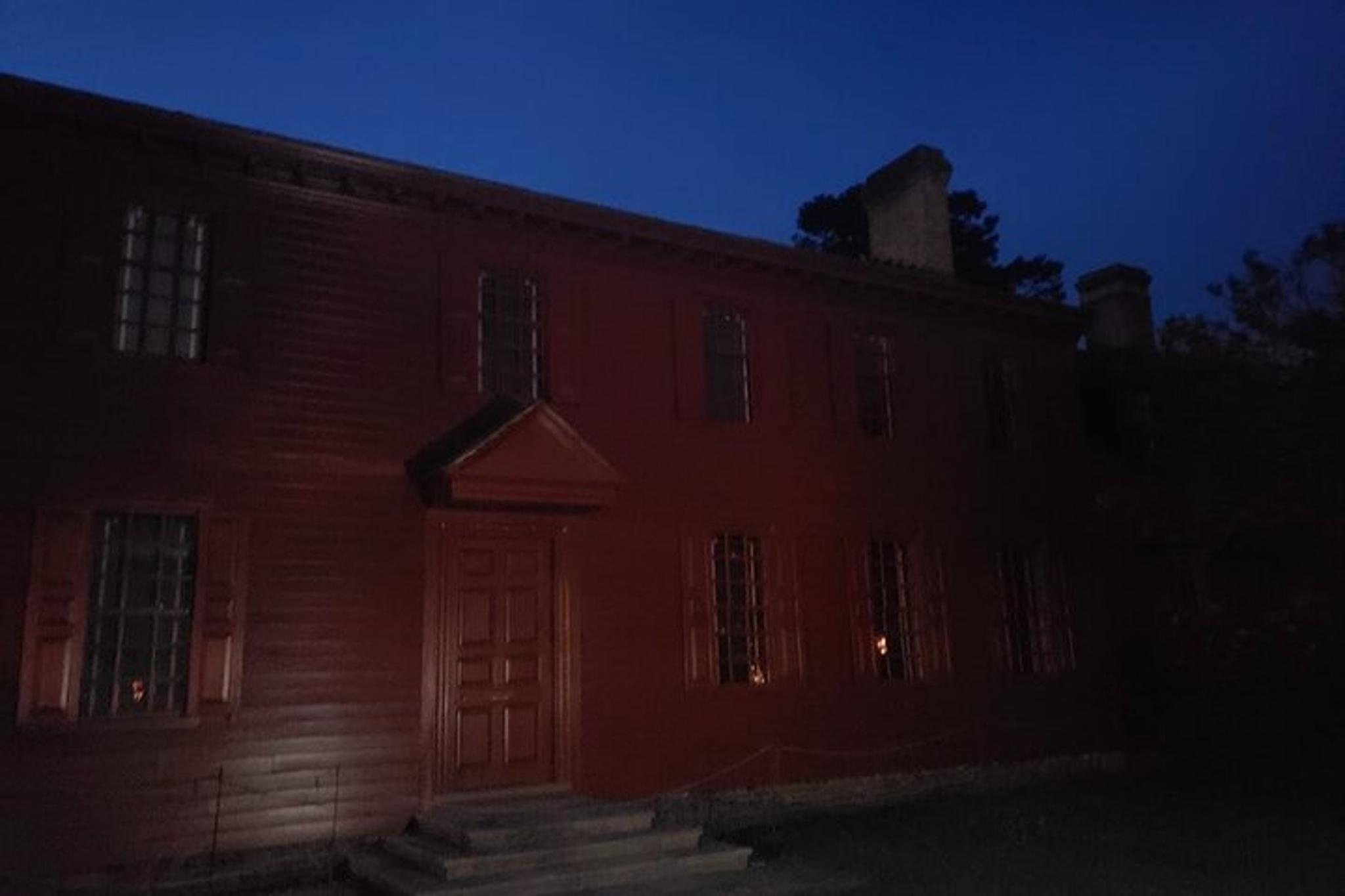 Williamsburg Ghost Tour Haunted Pub Crawl - Image 4