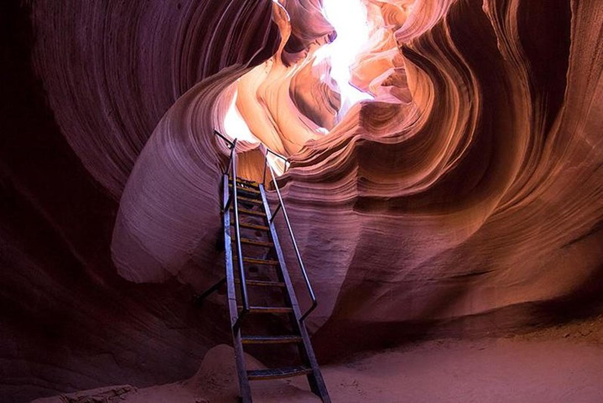 Phoenix Antelope Canyon Day Trip - Image 3