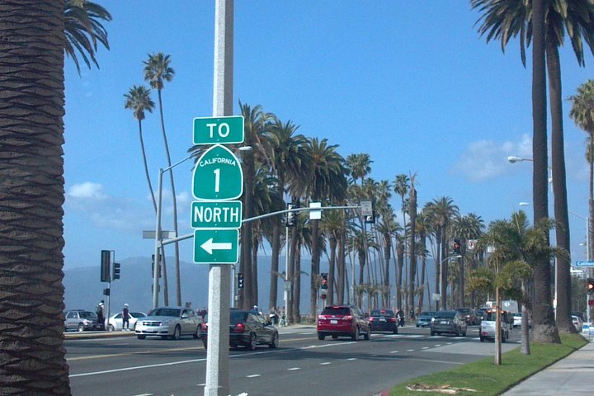 Santa Monica Coastal Tour of Venice Beach and Malibu - Image 4
