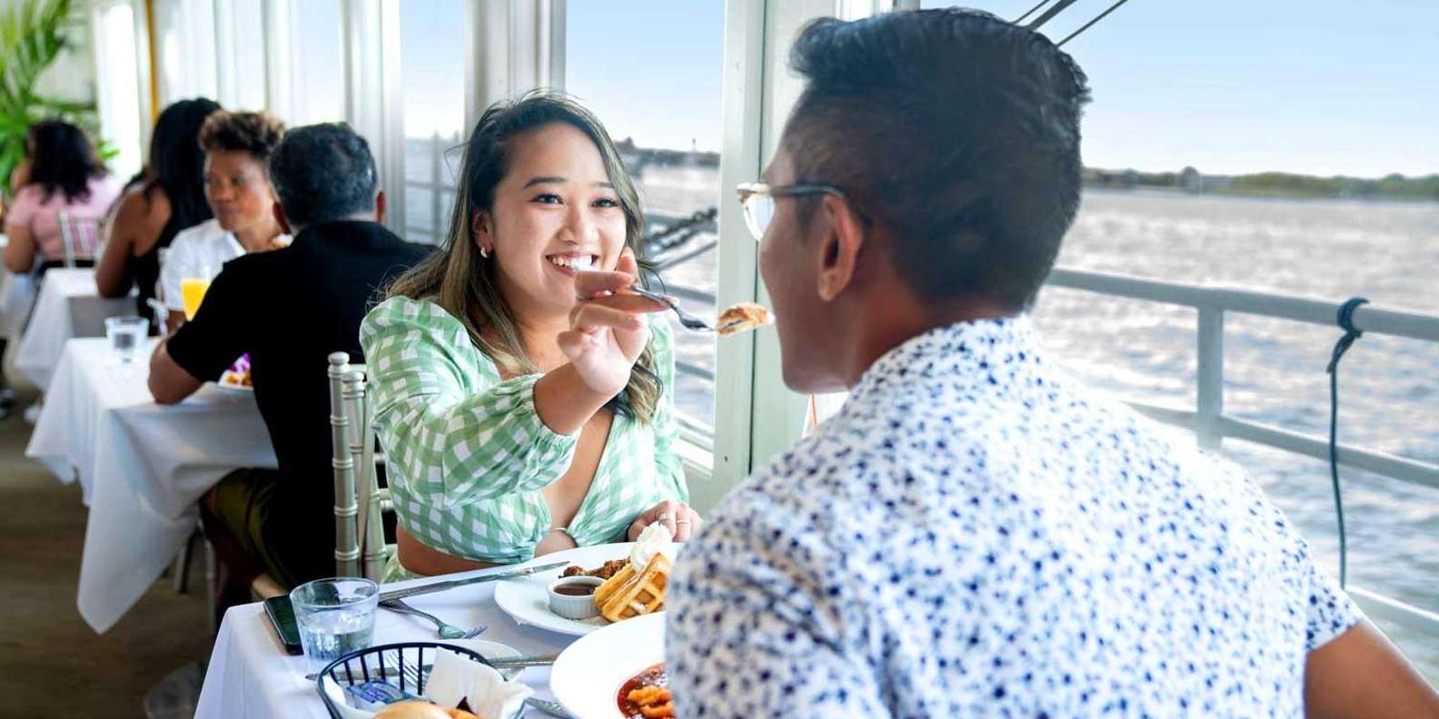 New York City Brunch Cruise with Bottomless Mimosas - Image 6