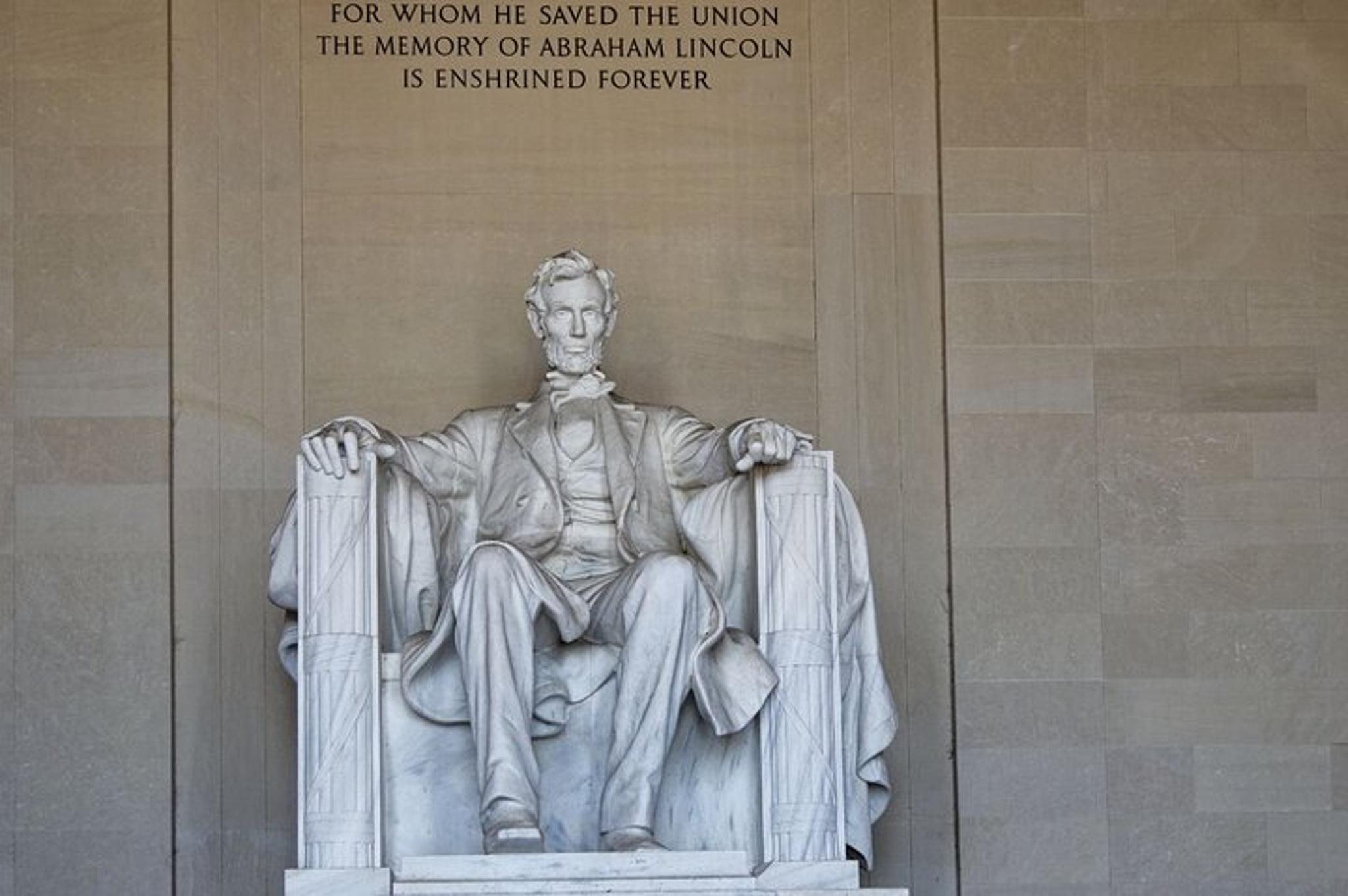 Washington DC Monuments Night Tour - Image 6
