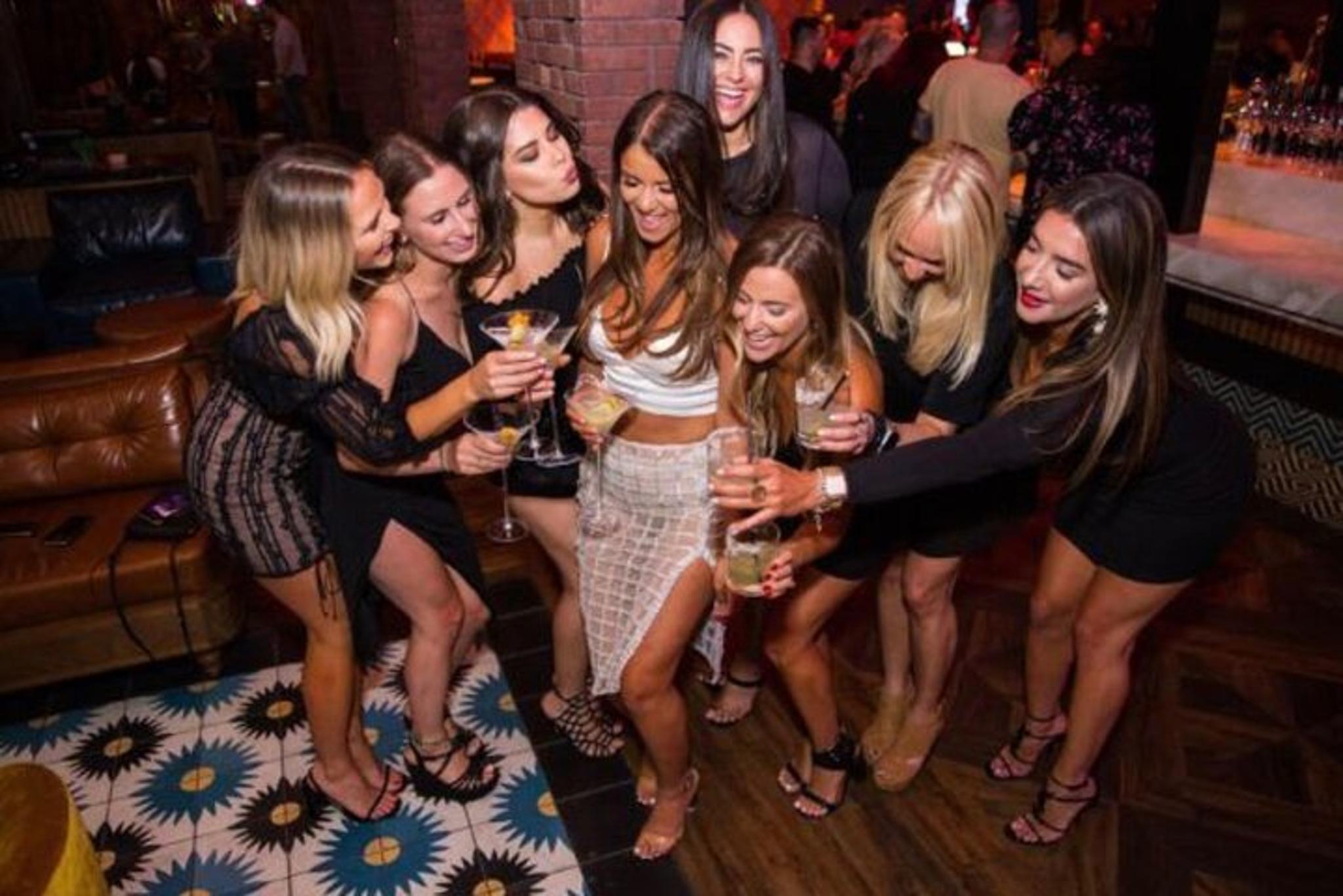 Las Vegas Club Tour with Party Bus - Image 2