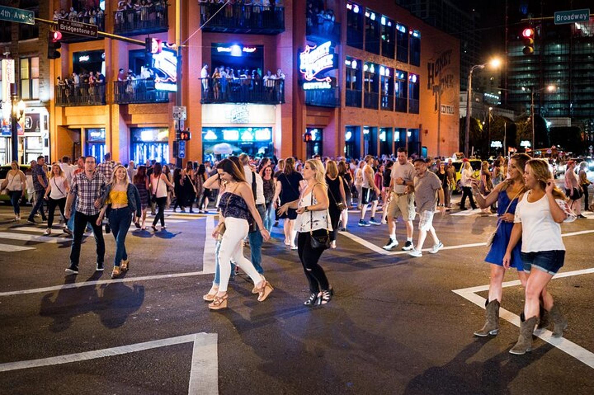 Nashville Airport and Hotel Private Transfer - Image 5