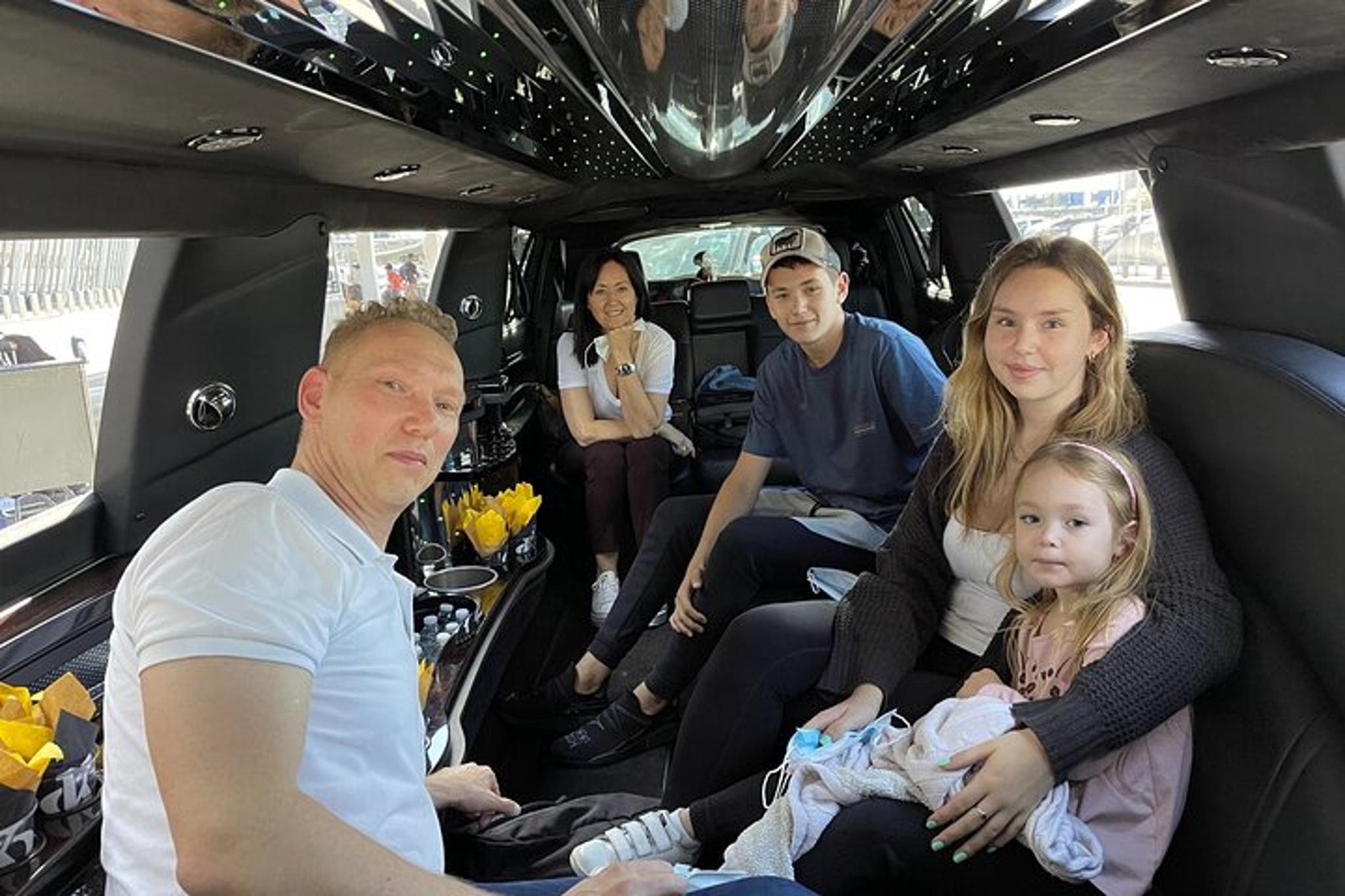New York City Limo Tour to Woodbury Common - Image 4
