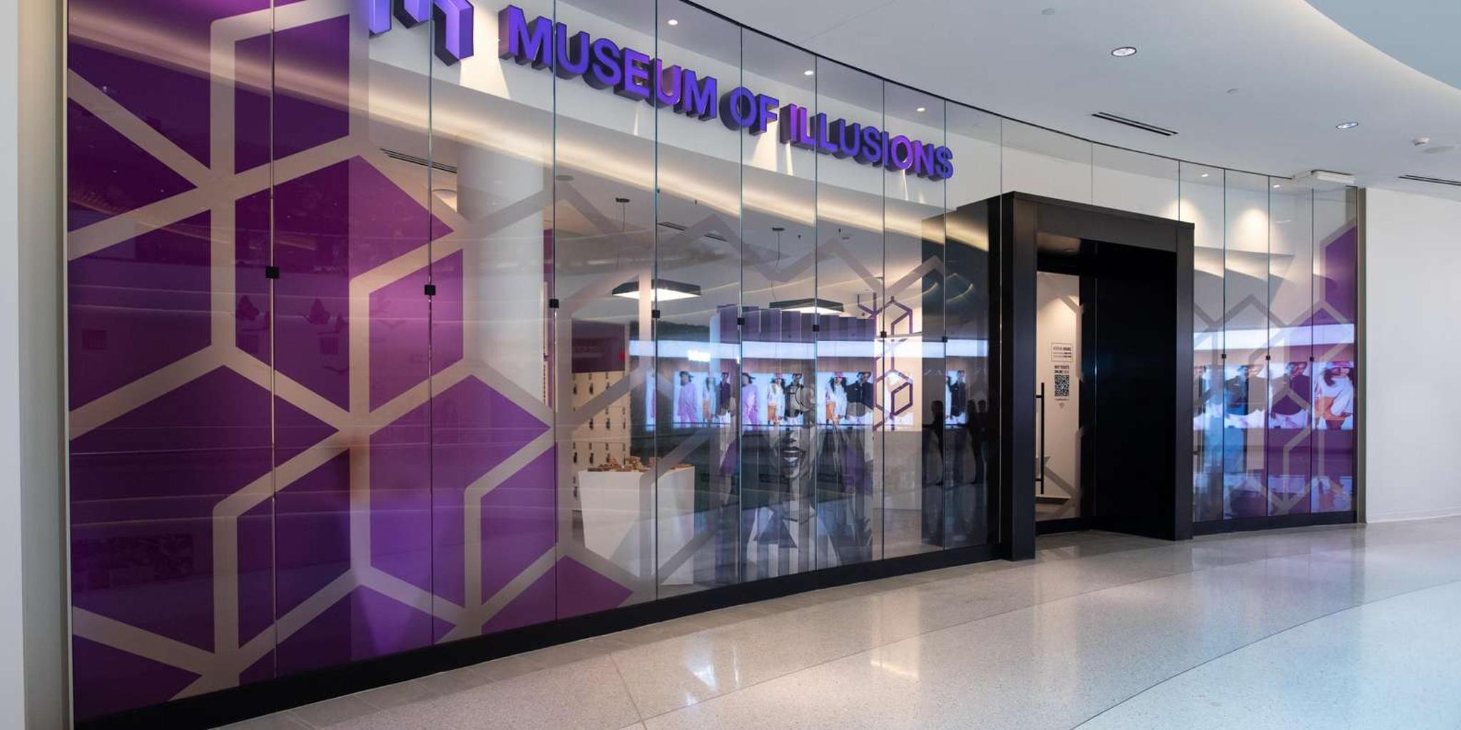 Bloomington Museum of Illusions Entry Ticket - Image 3