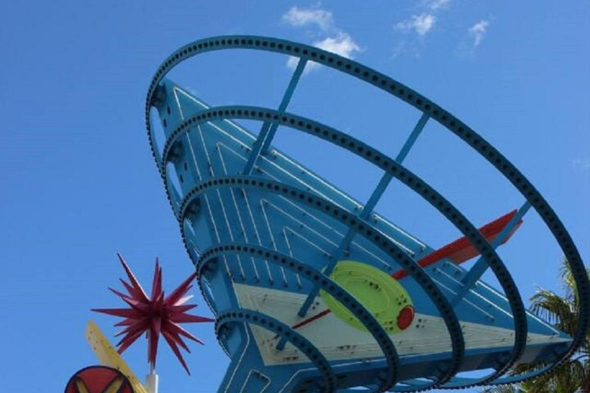 Las Vegas Fremont Bar Experience with Cocktails - Image 6