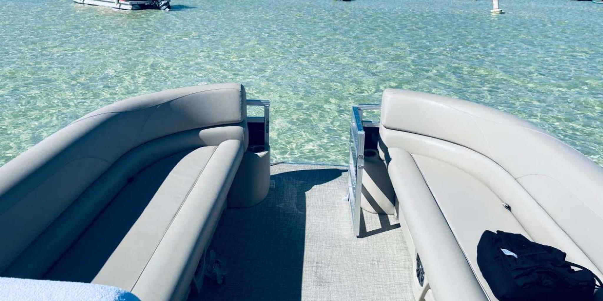 Destin Pontoon Boat Rental 8 hr - Image 4