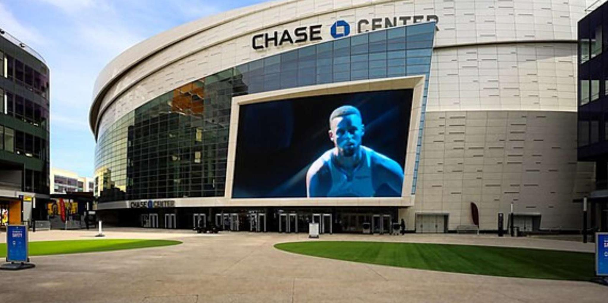 San Francisco Golden State Warriors Basketball Game - Image 2