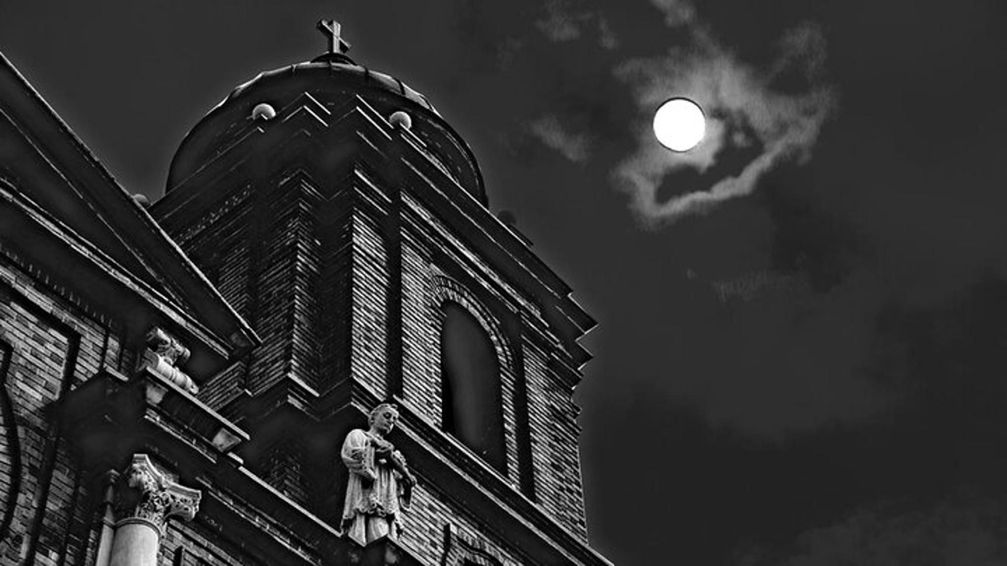 Asheville Haunted History Trolley Tour 75 min - Image 2