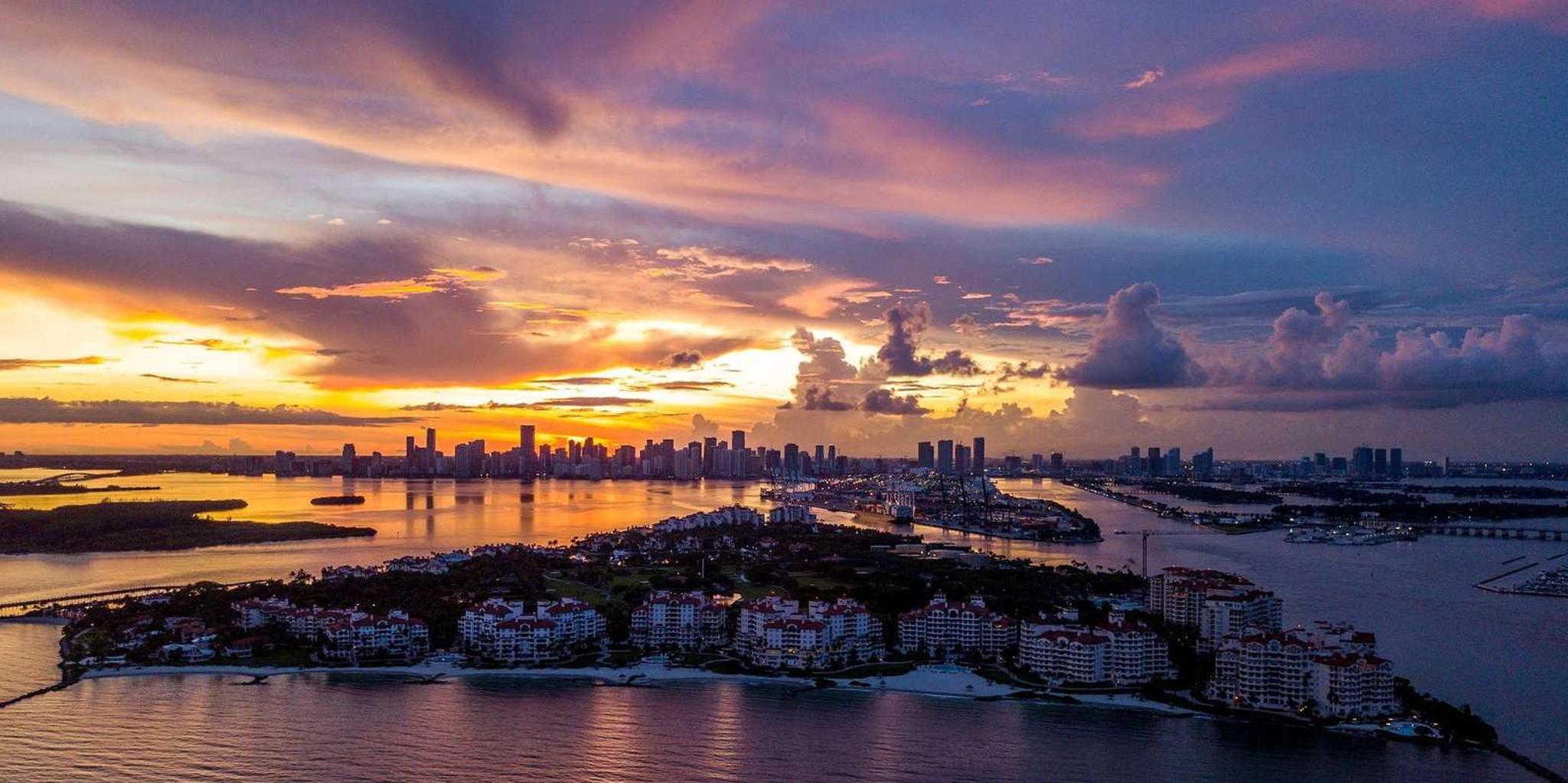 Miami Private Airplane Tour at Sunset - Image 3