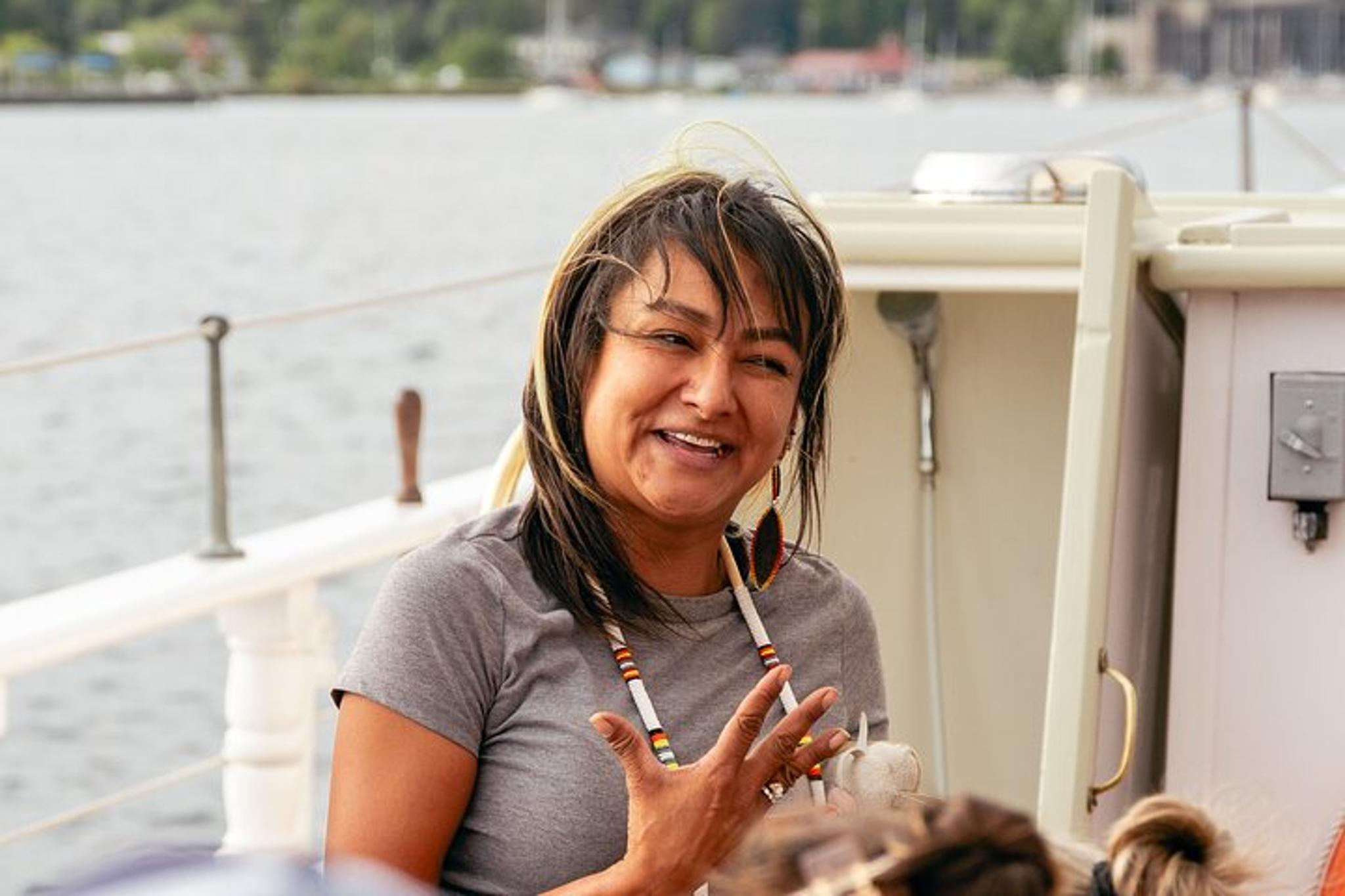 Traverse City Sailing Experience with Anishinaabe Guide 2 hr - Image 6