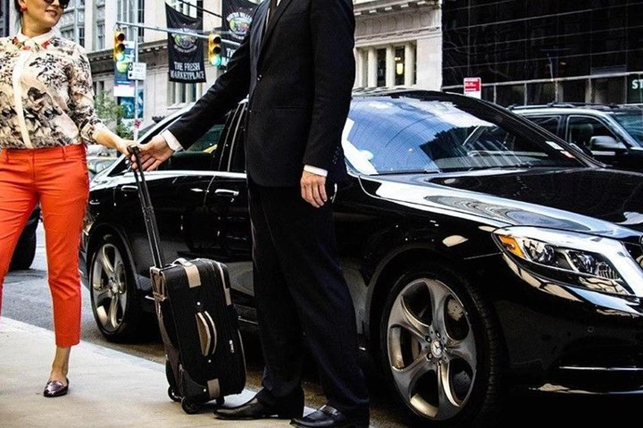 Austin Airport Transportation - Image 1