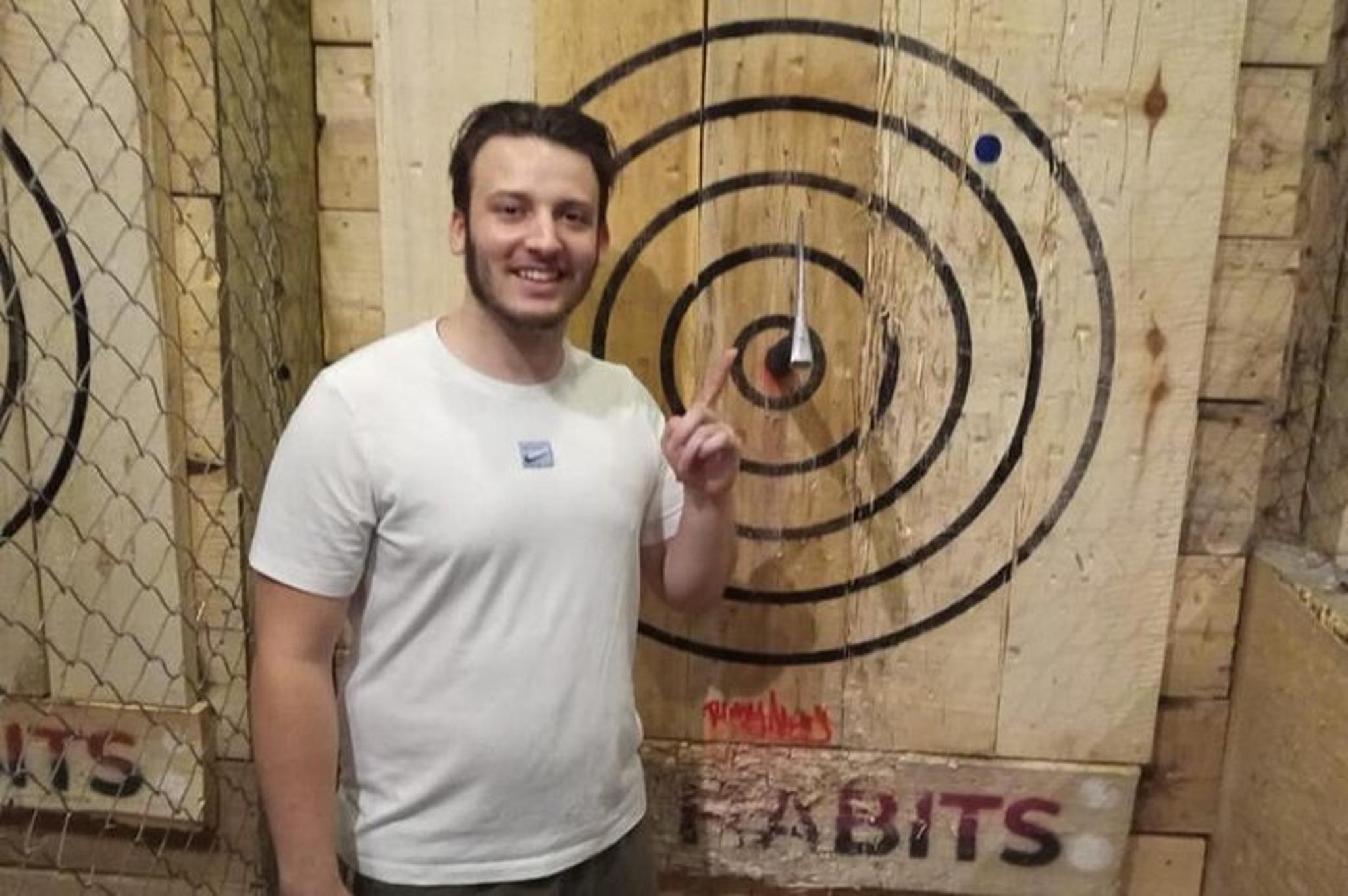 Miami Axe Throwing Experience 90 Min - Image 3